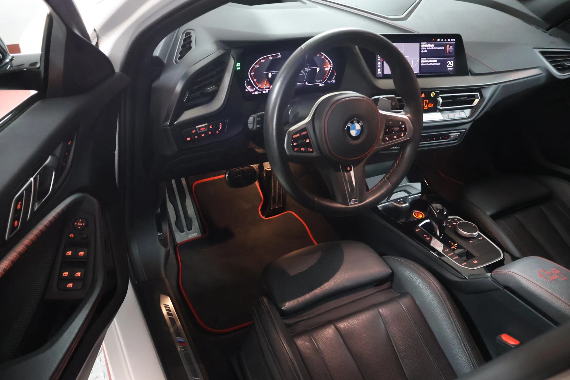 BMW 128ti Steptronic-image-7
