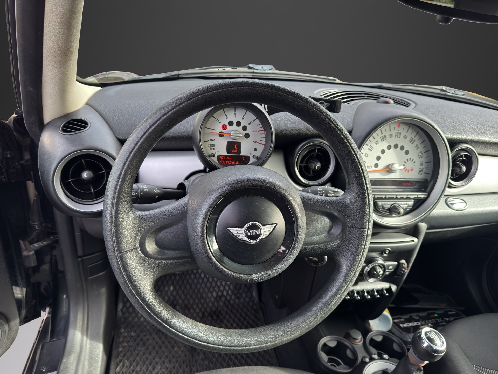 MINI One-image-9