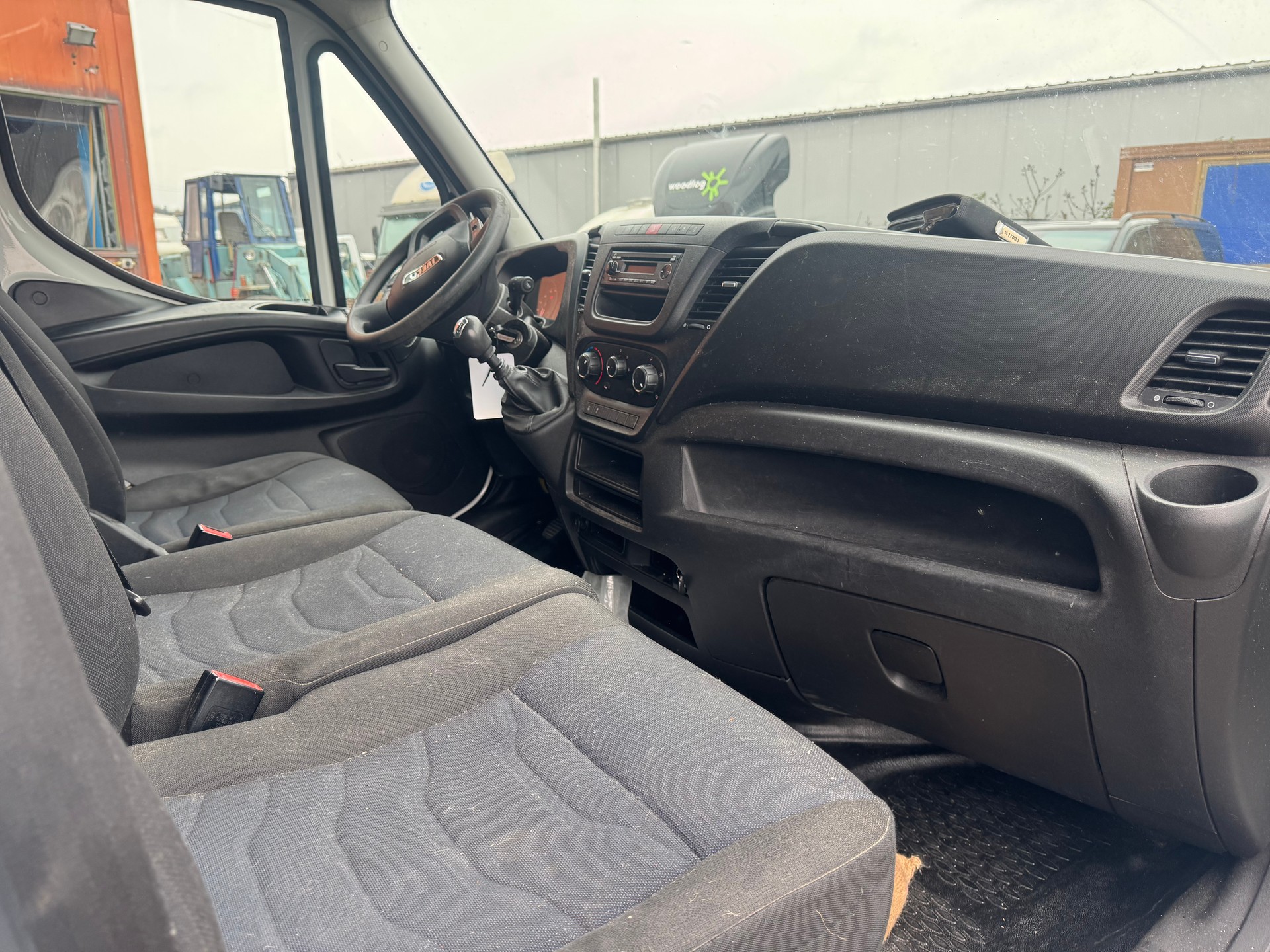 IVECO 35 S 16-image-7