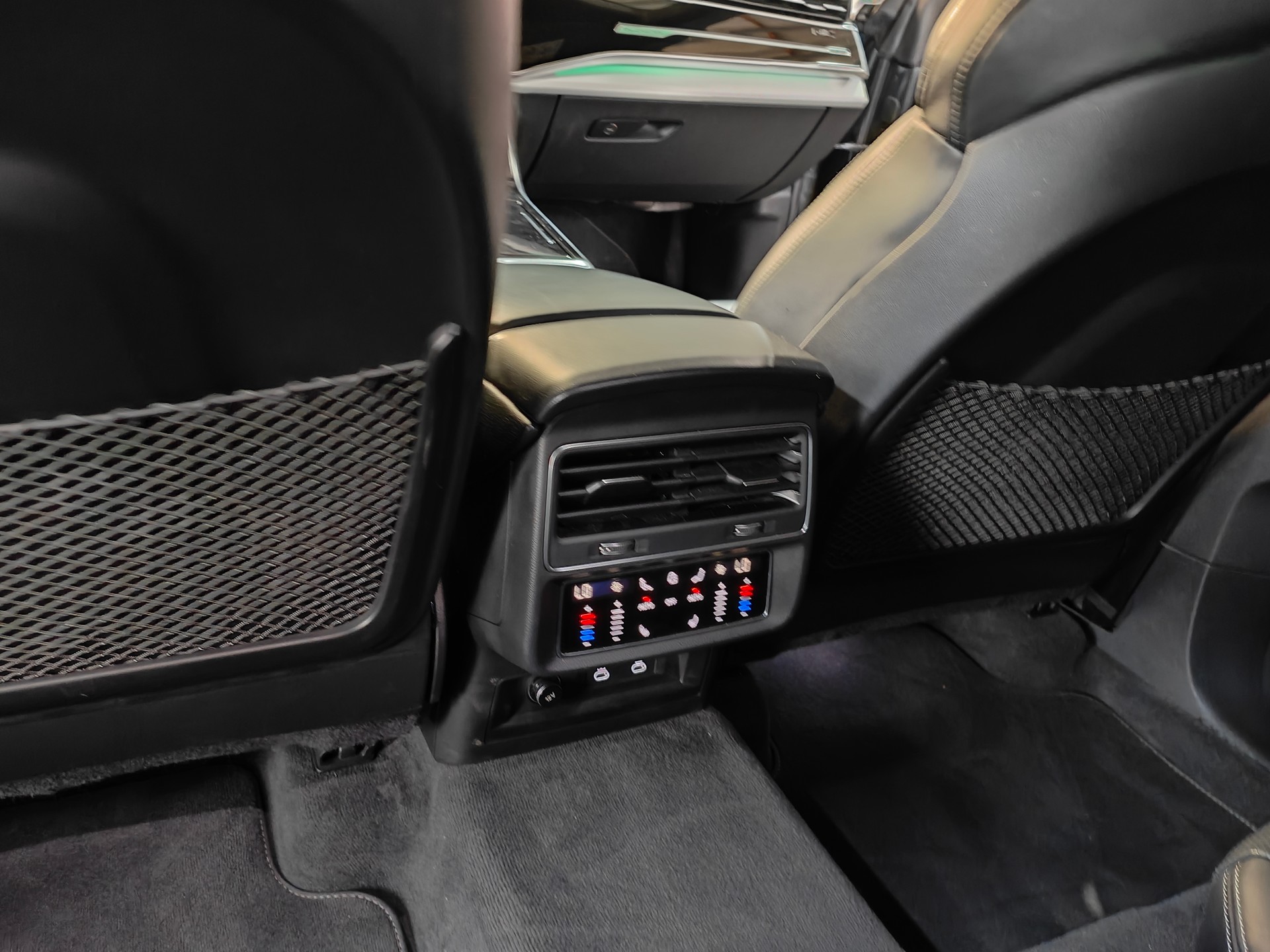 AUDI Q8 50 TDI Black Edition quattro tiptronic-image-18