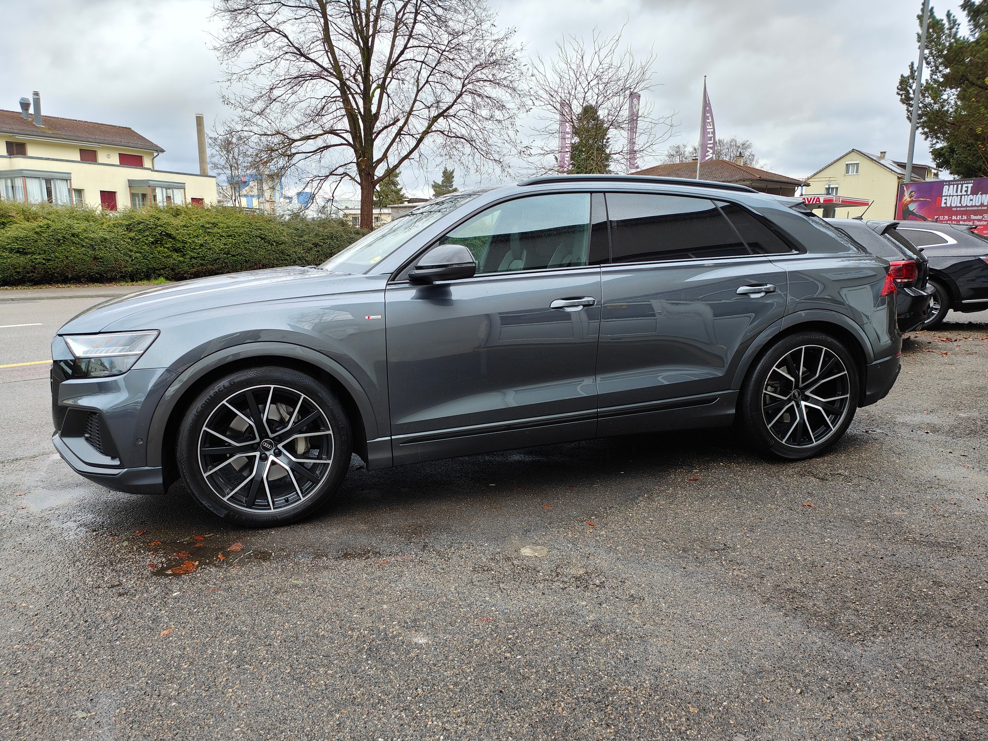 AUDI Q8 50 TDI Black Edition quattro tiptronic-showroom-element-1