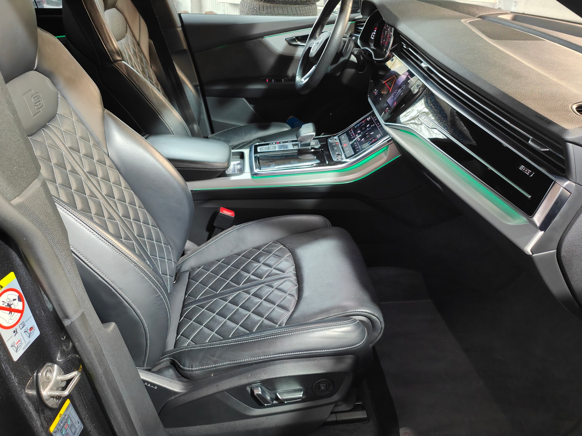 AUDI Q8 50 TDI Black Edition quattro tiptronic-image-15