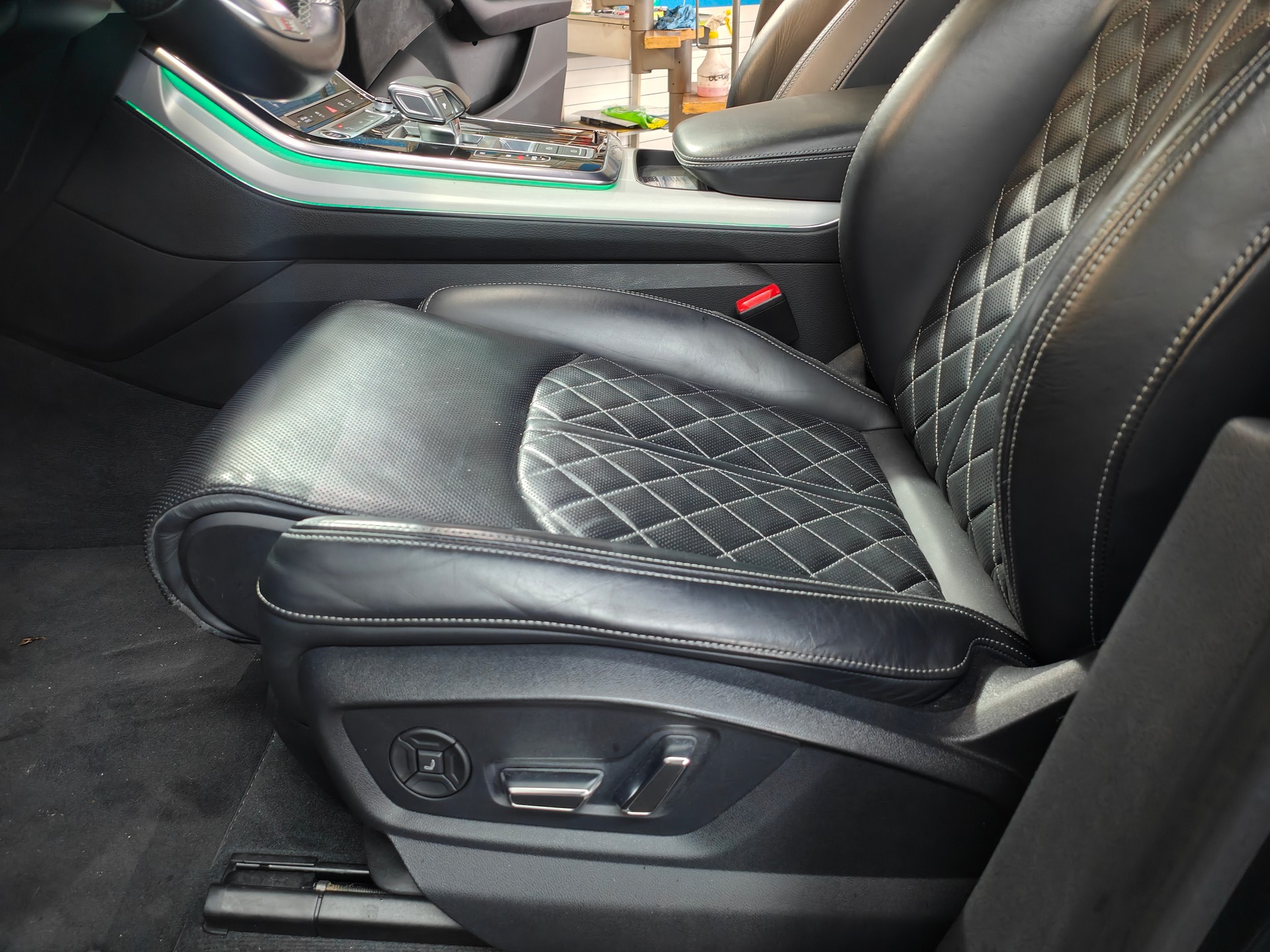 AUDI Q8 50 TDI Black Edition quattro tiptronic-image-16