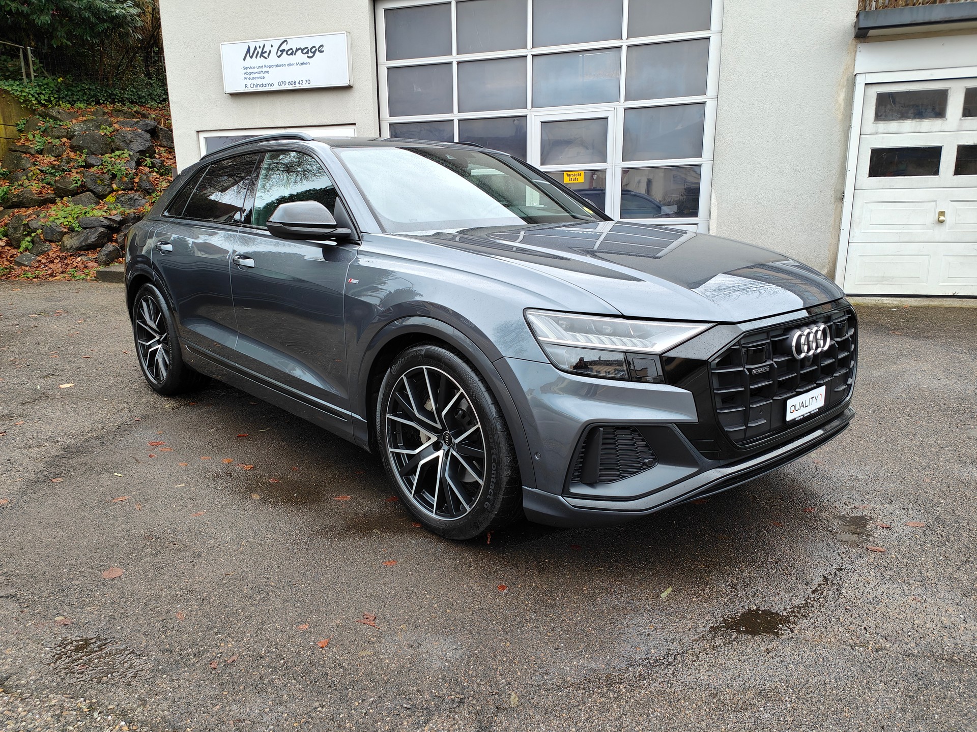 AUDI Q8 50 TDI Black Edition quattro tiptronic-showroom-element-3