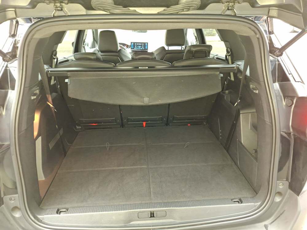 PEUGEOT 5008 1.5 BlueHDi Allure Pack-image-9
