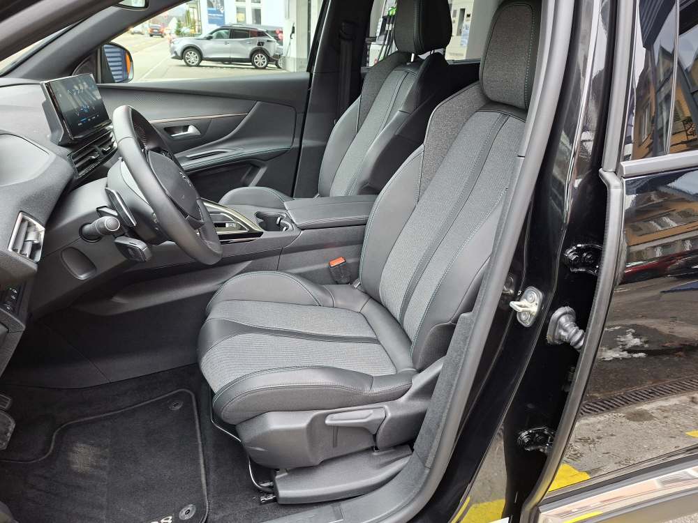 PEUGEOT 5008 1.5 BlueHDi Allure Pack-image-6