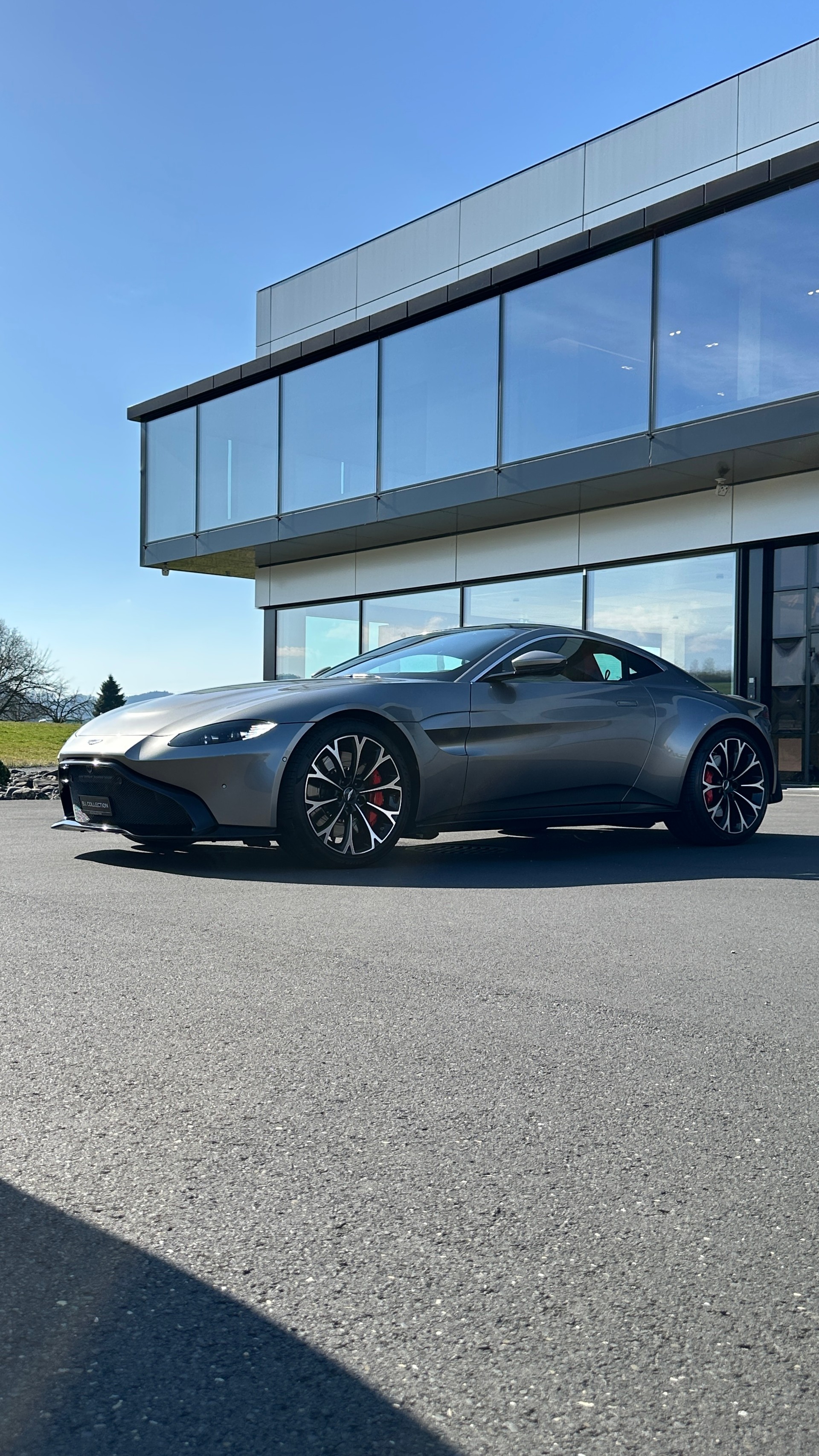 ASTON MARTIN V8 Vantage-image-7