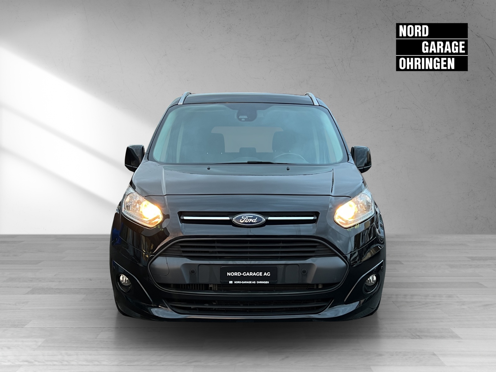 FORD GrTourneo C. 1.5 TDCi Tit-showroom-element-1