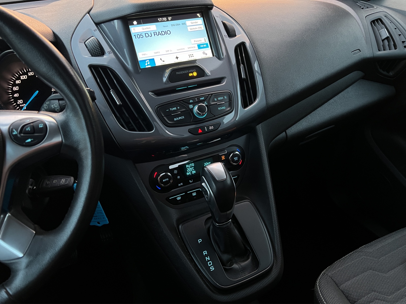 FORD GrTourneo C. 1.5 TDCi Tit-image-10