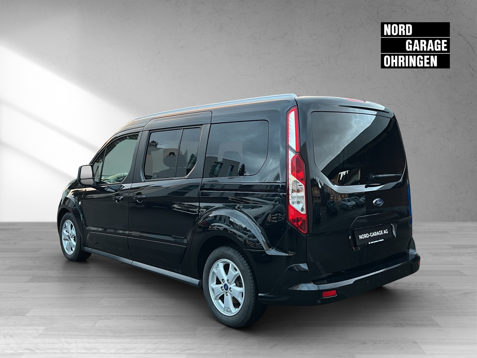 FORD GrTourneo C. 1.5 TDCi Tit-showroom-element-2