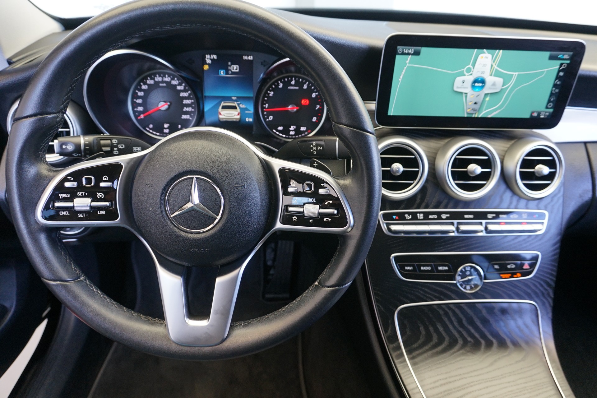 MERCEDES-BENZ C 180 T Avantgarde 156PS Automat Kombi-image-13