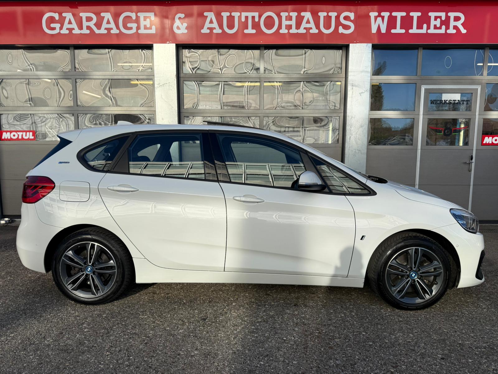 BMW 225xe iPerformance Active Tourer Steptronic M Sport-image-3