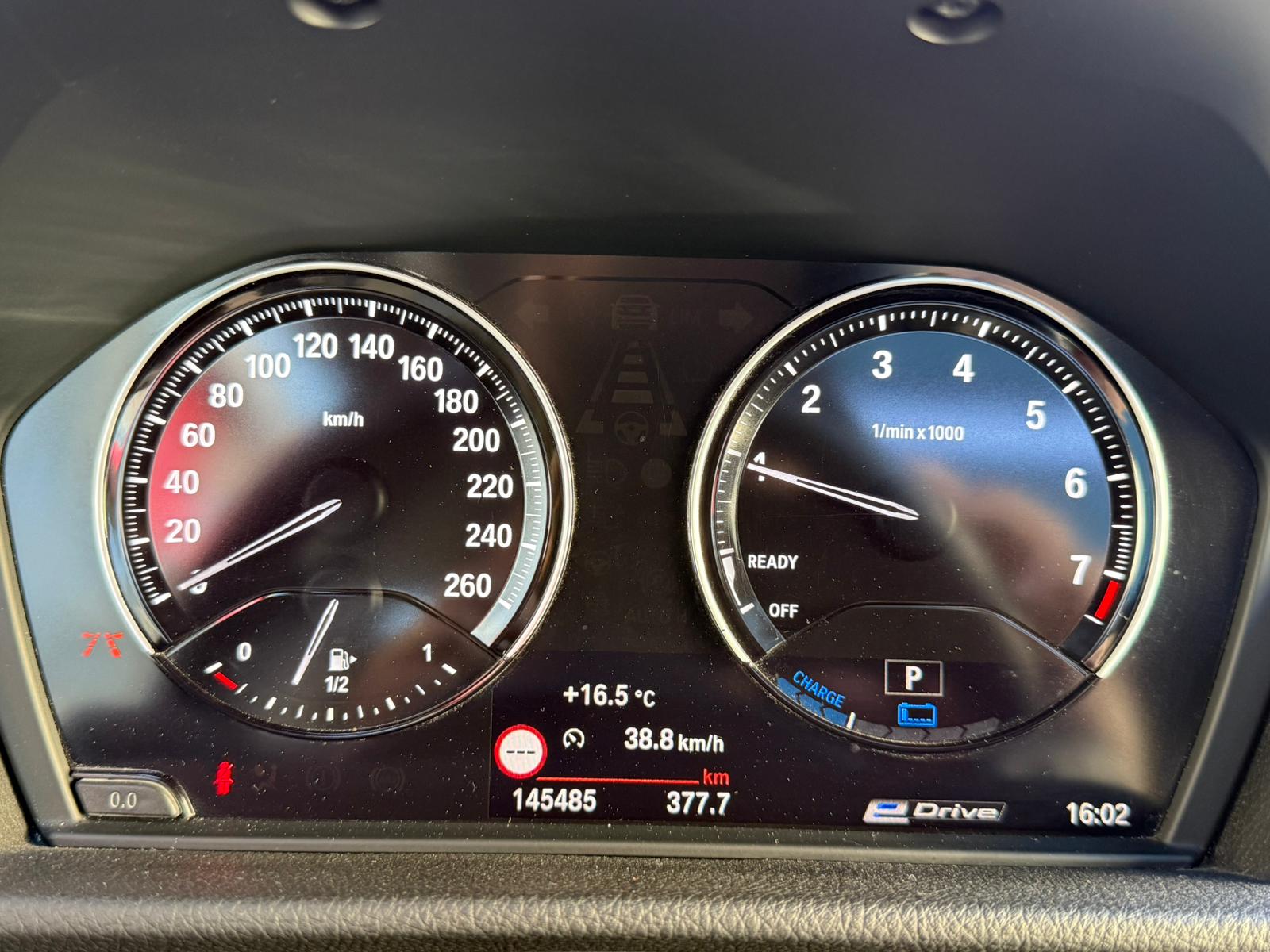 BMW 225xe iPerformance Active Tourer Steptronic M Sport-image-15