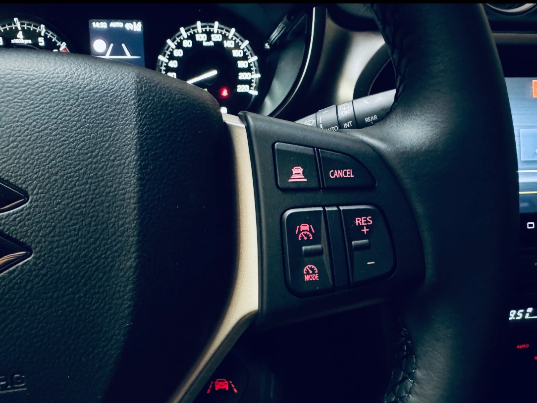 SUZUKI Vitara 1.4 Boosterjet Compact + 4x4 Hybrid Automatic-image-11