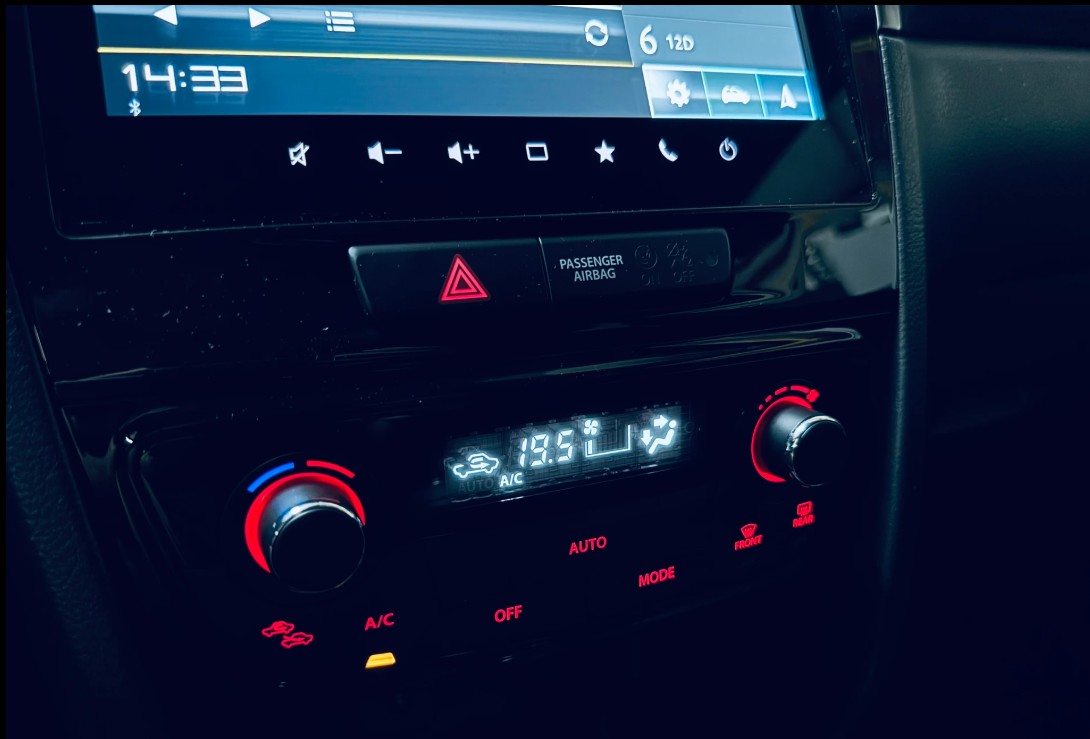 SUZUKI Vitara 1.4 Boosterjet Compact + 4x4 Hybrid Automatic-image-15