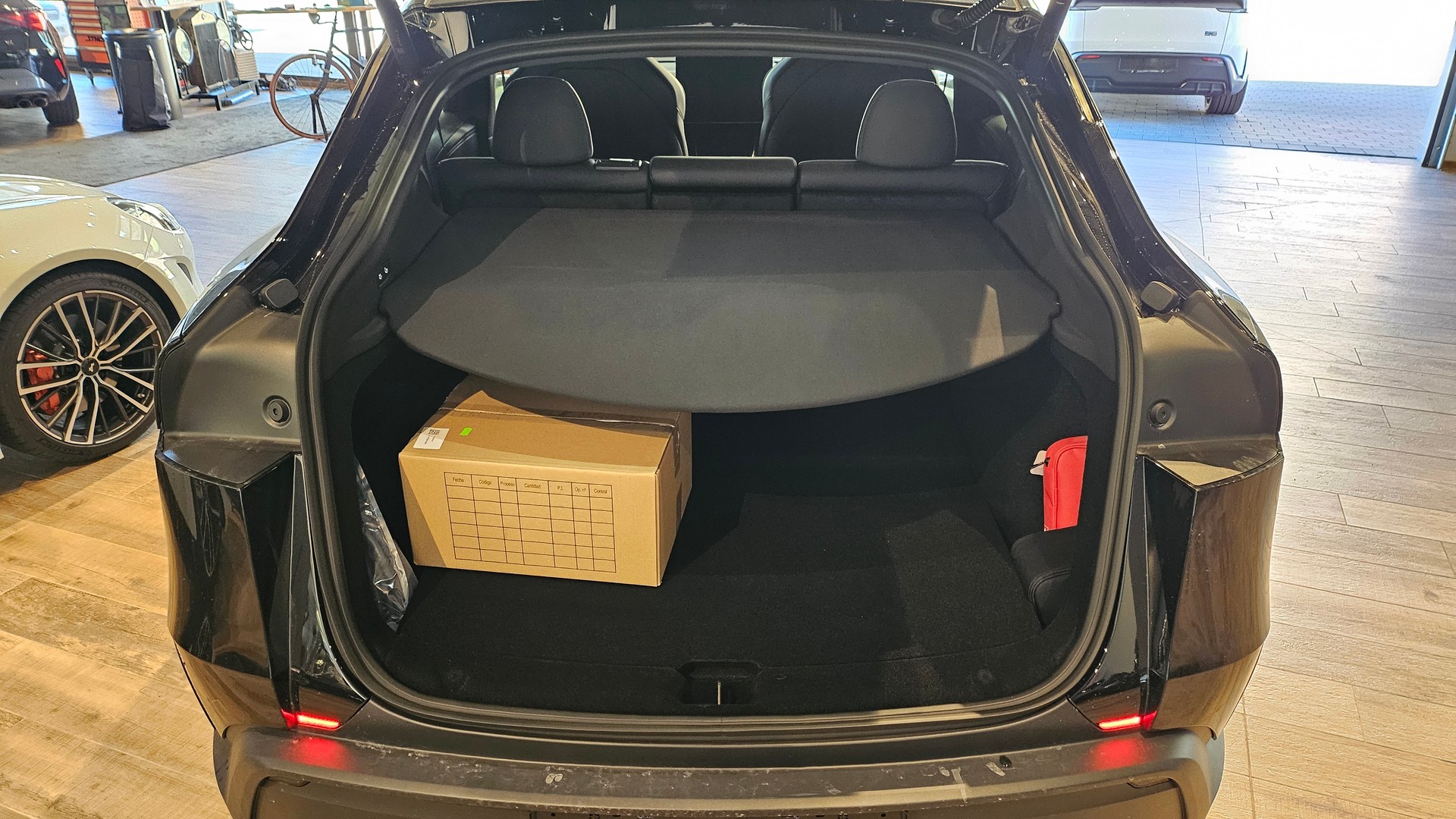TESLA Model Y Performance AWD AHK-image-20