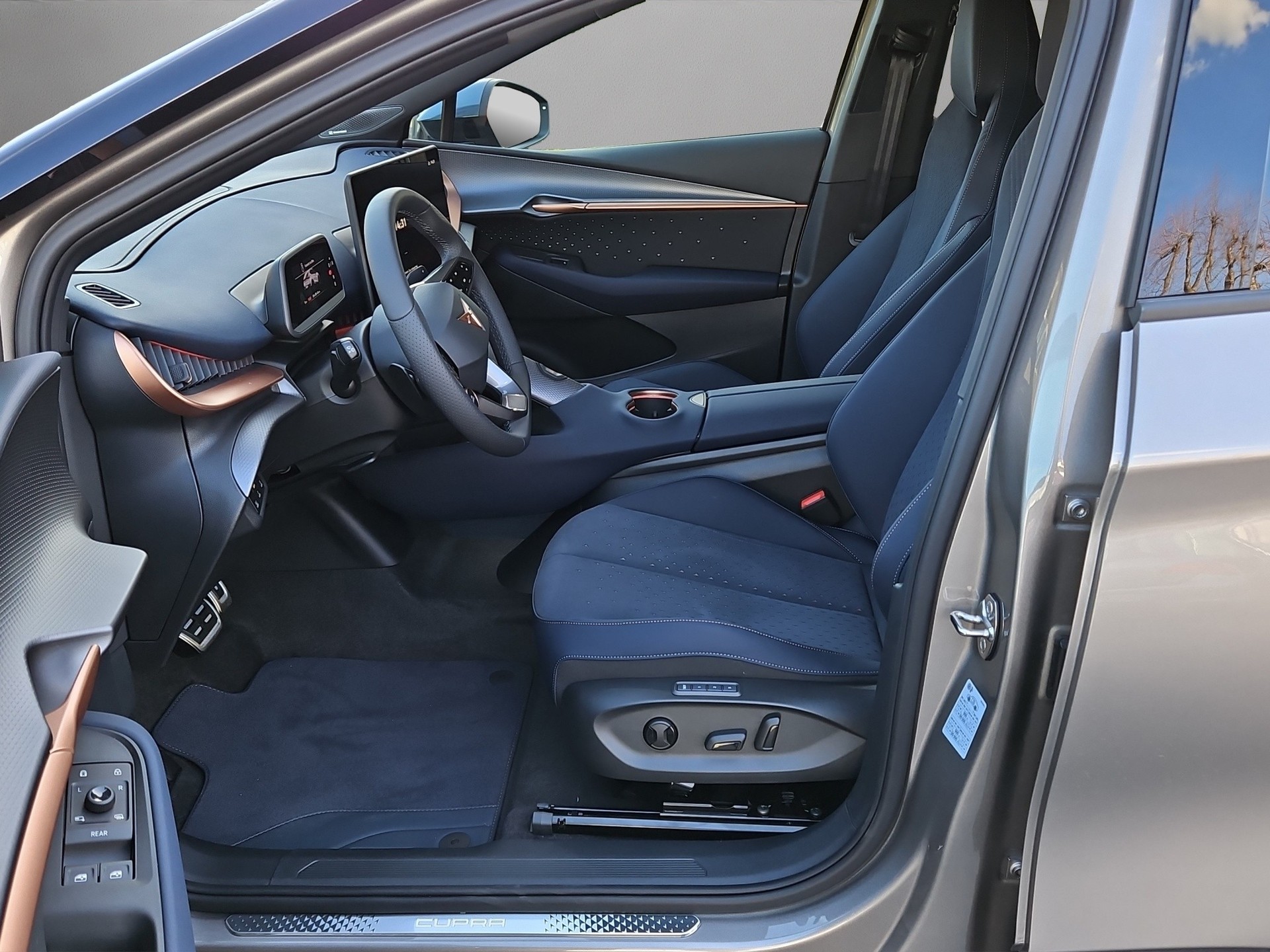 CUPRA Tavascan Type 9 77 kWh VZ Adrenaline-image-4