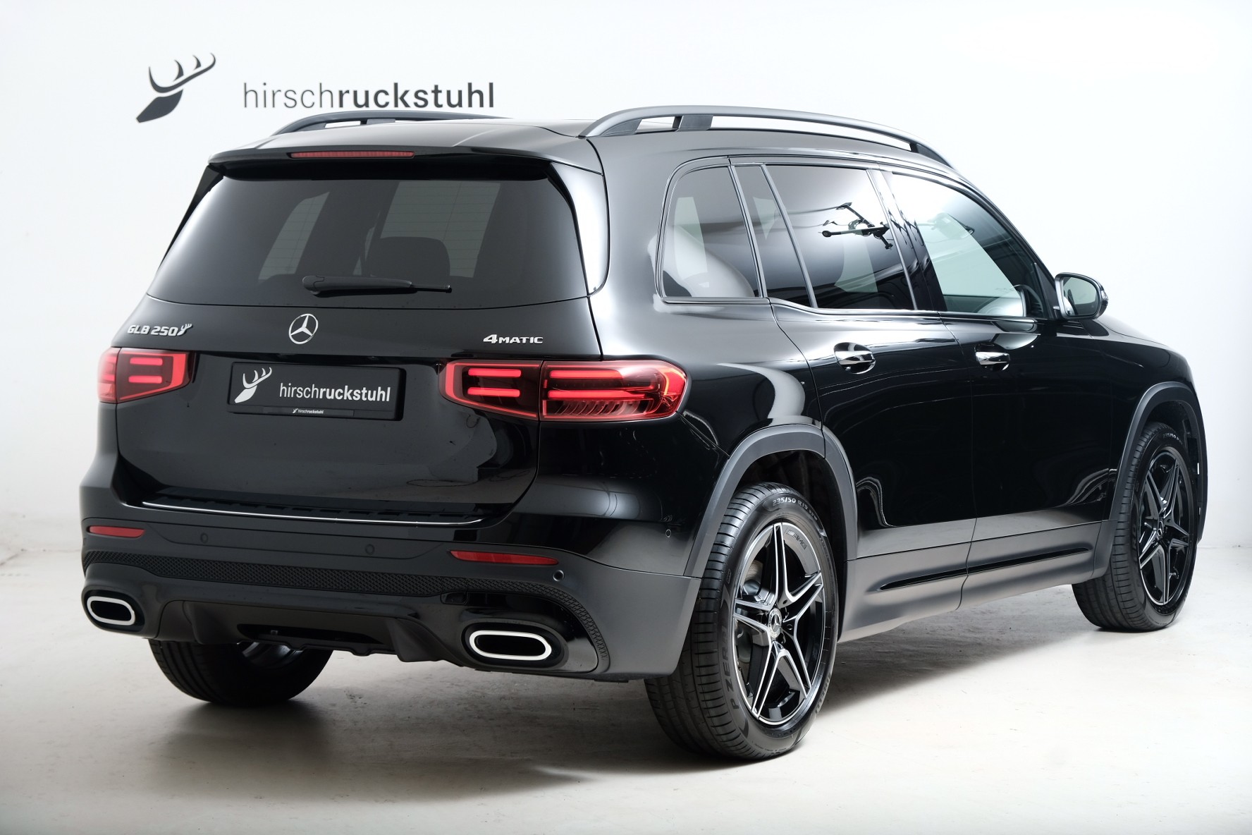MERCEDES-BENZ GLB 250 4Matic 8G-Tronic-showroom-element-2