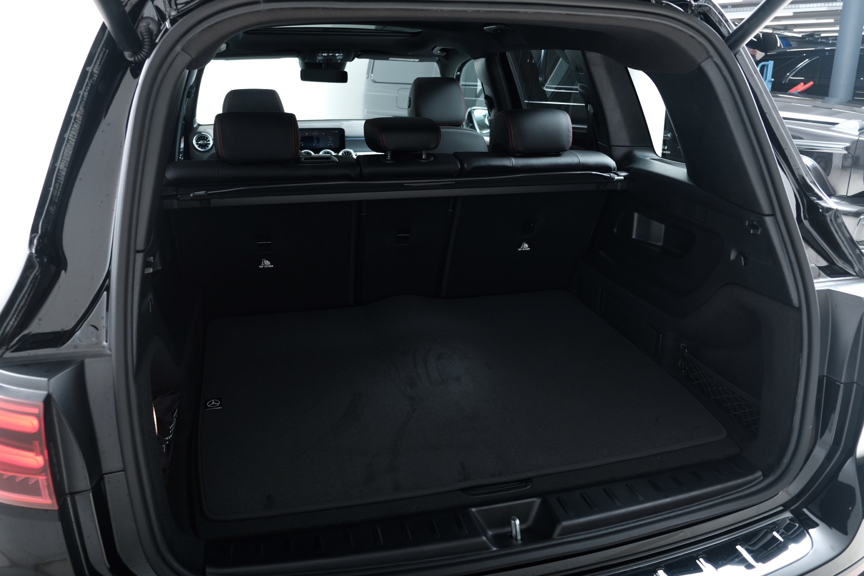 MERCEDES-BENZ GLB 250 4Matic 8G-Tronic-image-9