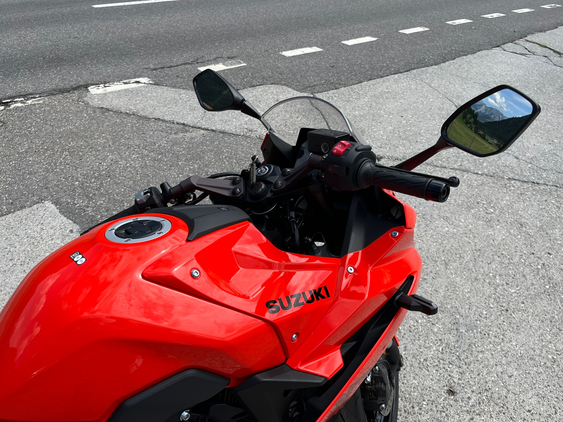 SUZUKI GSX 8 R-image-2