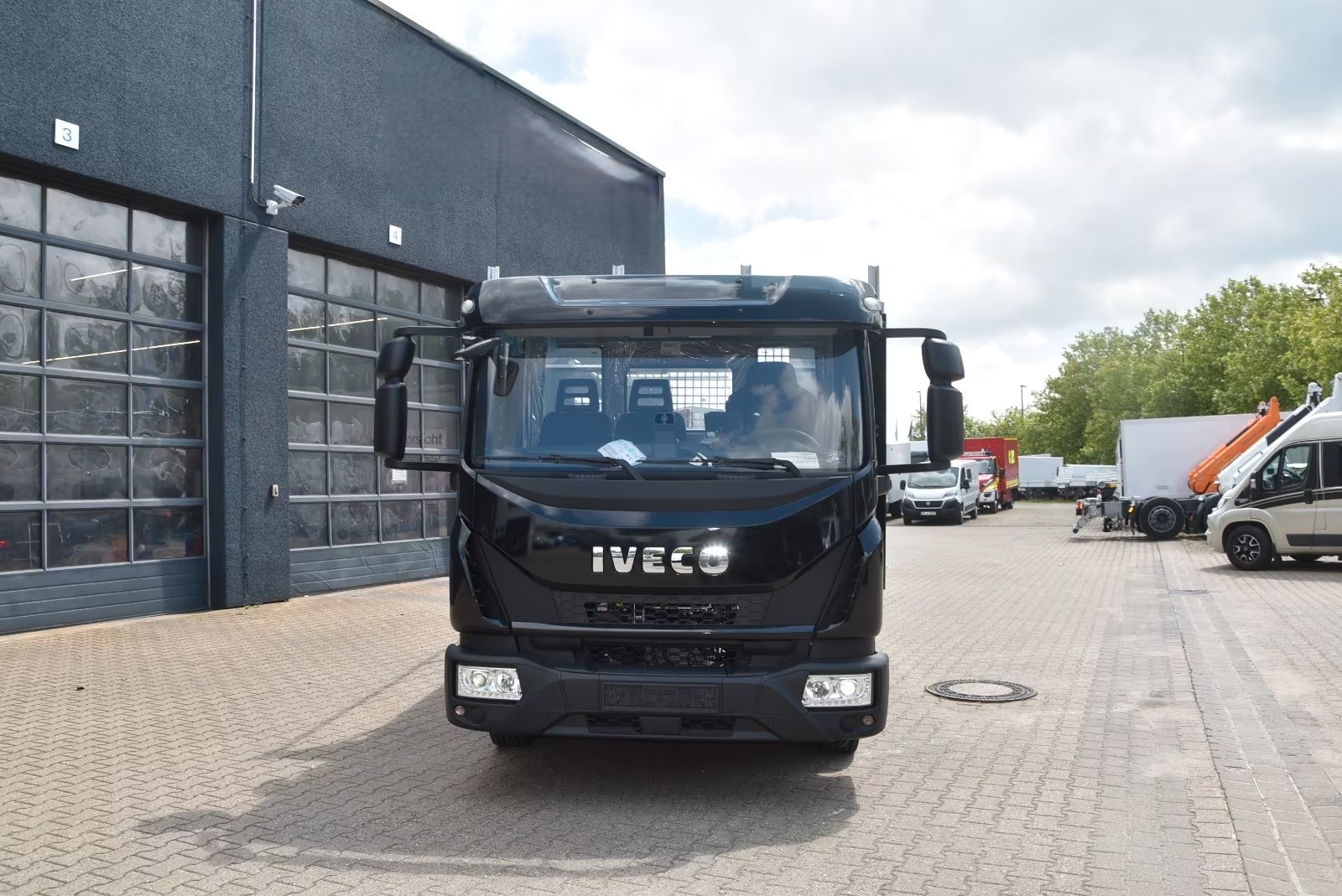 IVECO Eurocargo 80E22-P Pritsche Klima Kamera Gerüstbau-showroom-element-1