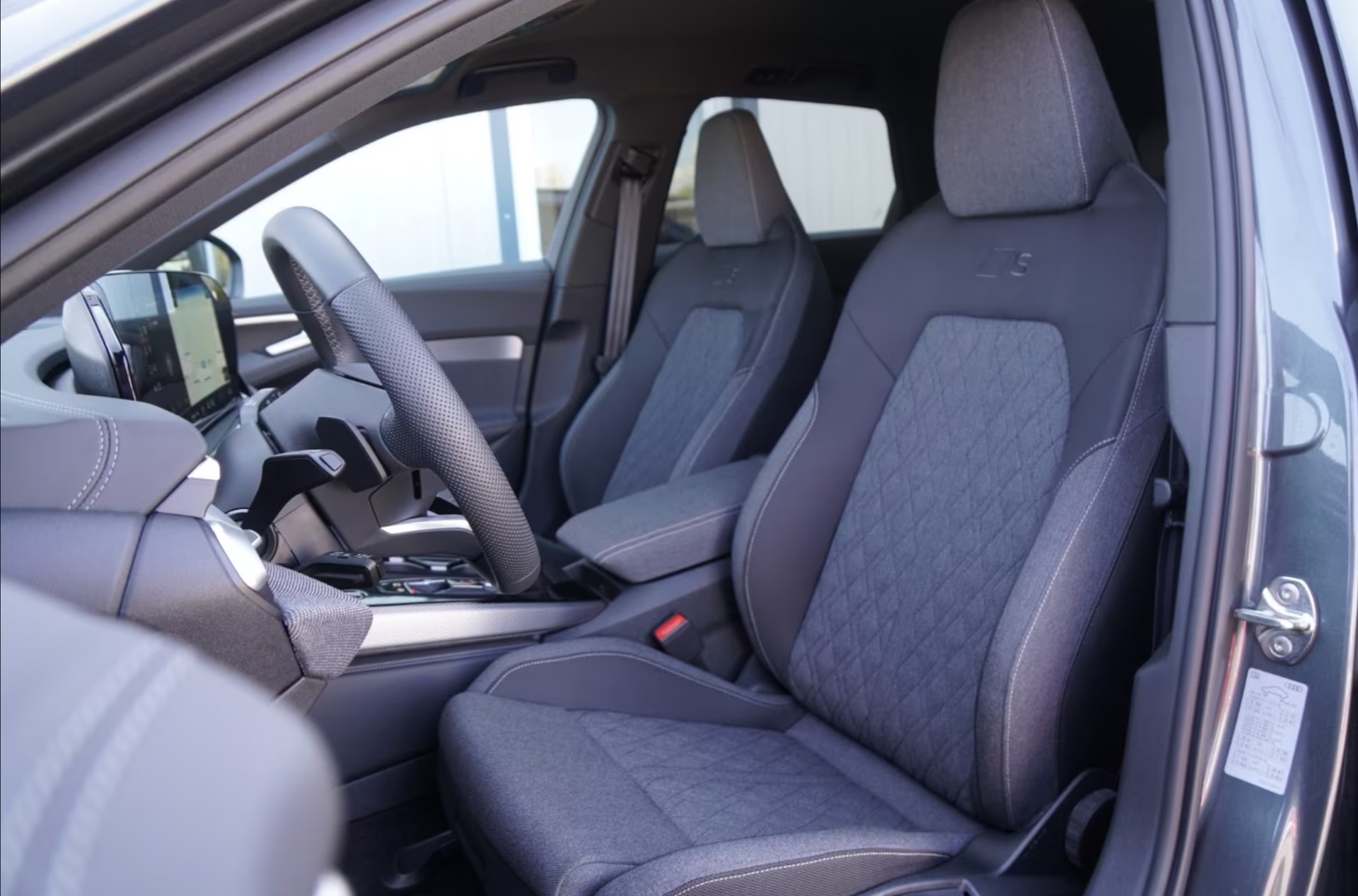 AUDI A5 Avant 2.0 TDI S-tronic S-line Plus-image-8