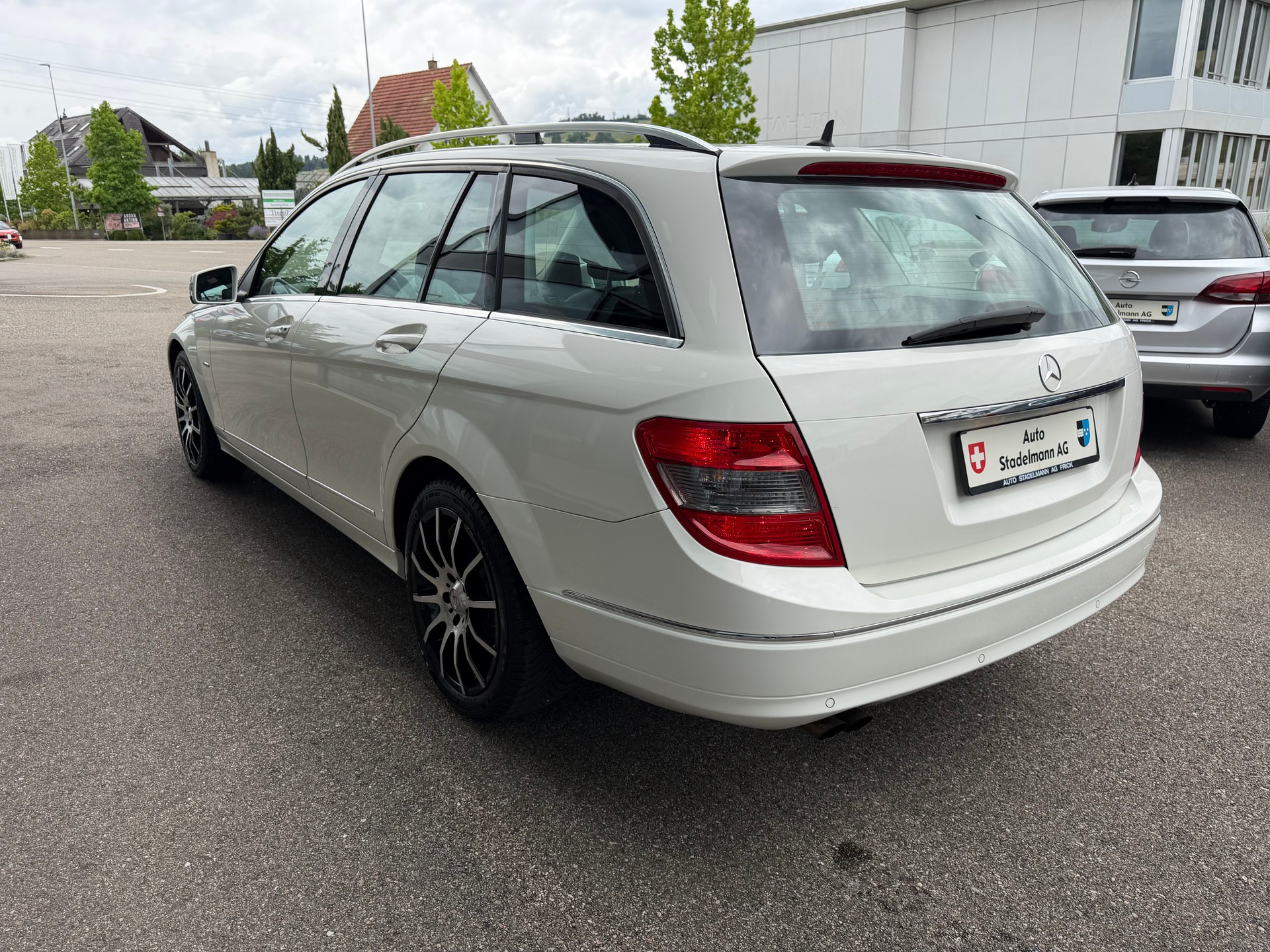 MERCEDES-BENZ C 180 Kompressor BlueEff. Avantgarde Aut.-image-8