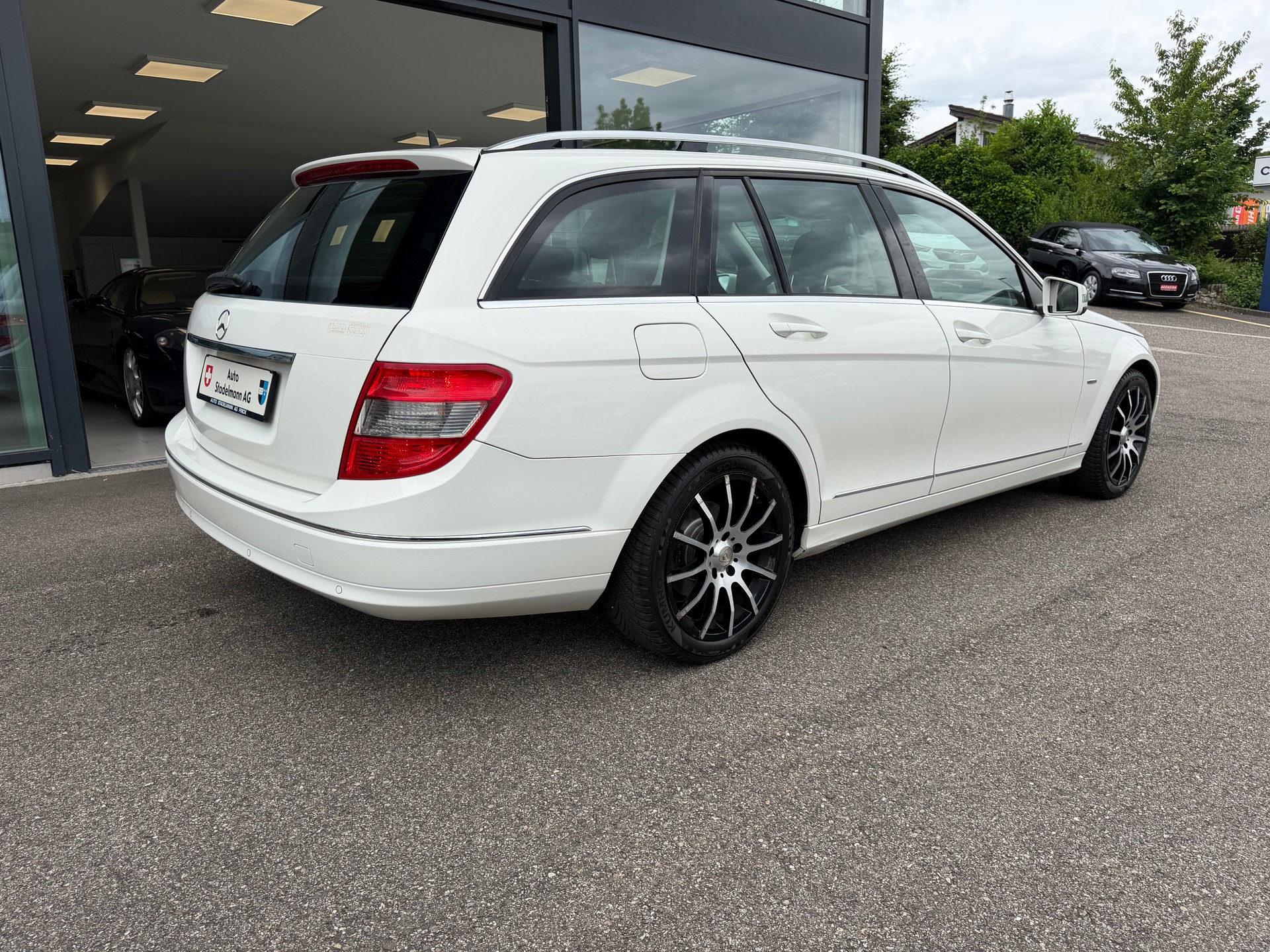 MERCEDES-BENZ C 180 Kompressor BlueEff. Avantgarde Aut.-showroom-element-3
