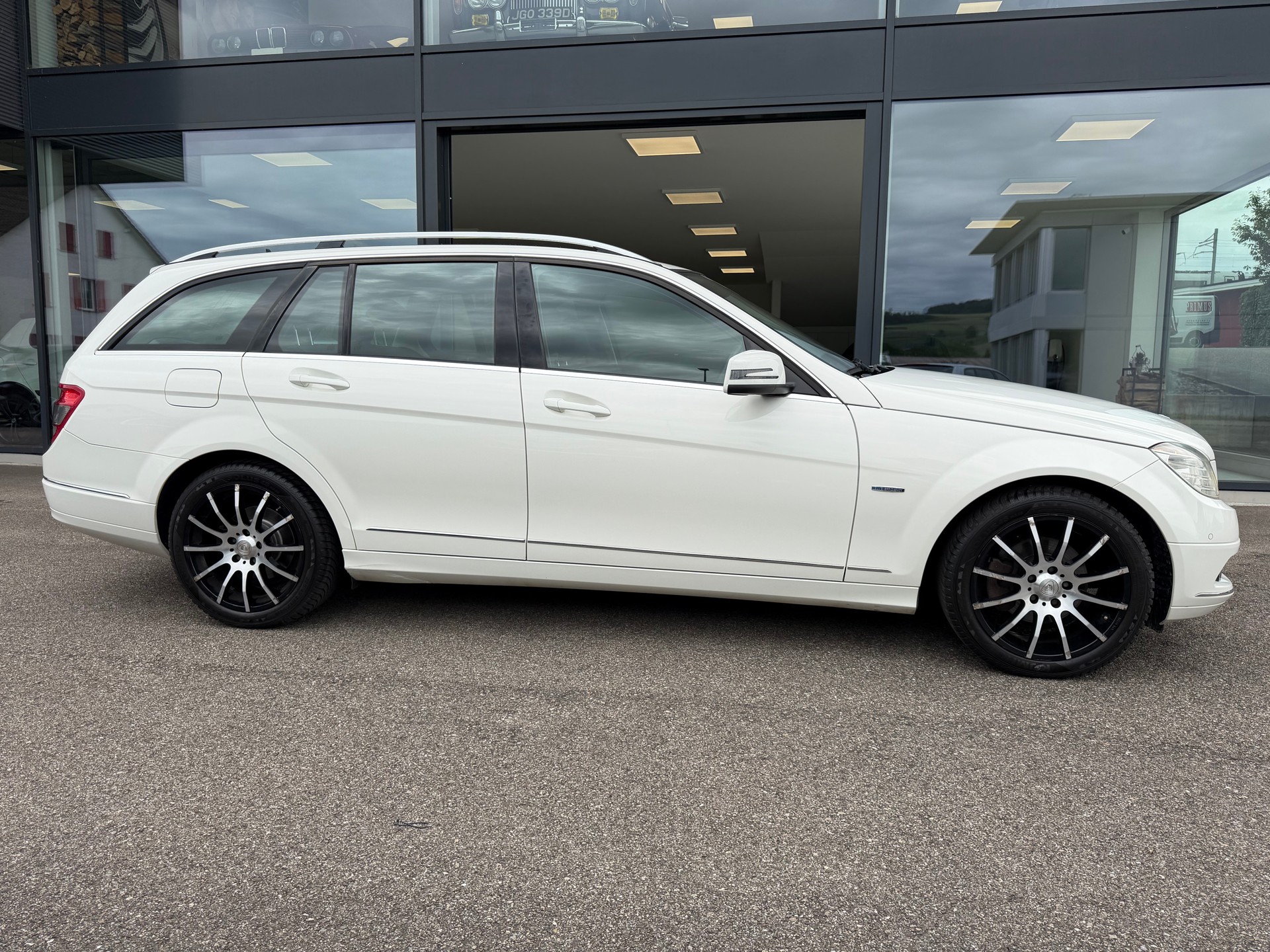MERCEDES-BENZ C 180 Kompressor BlueEff. Avantgarde Aut.-showroom-element-2