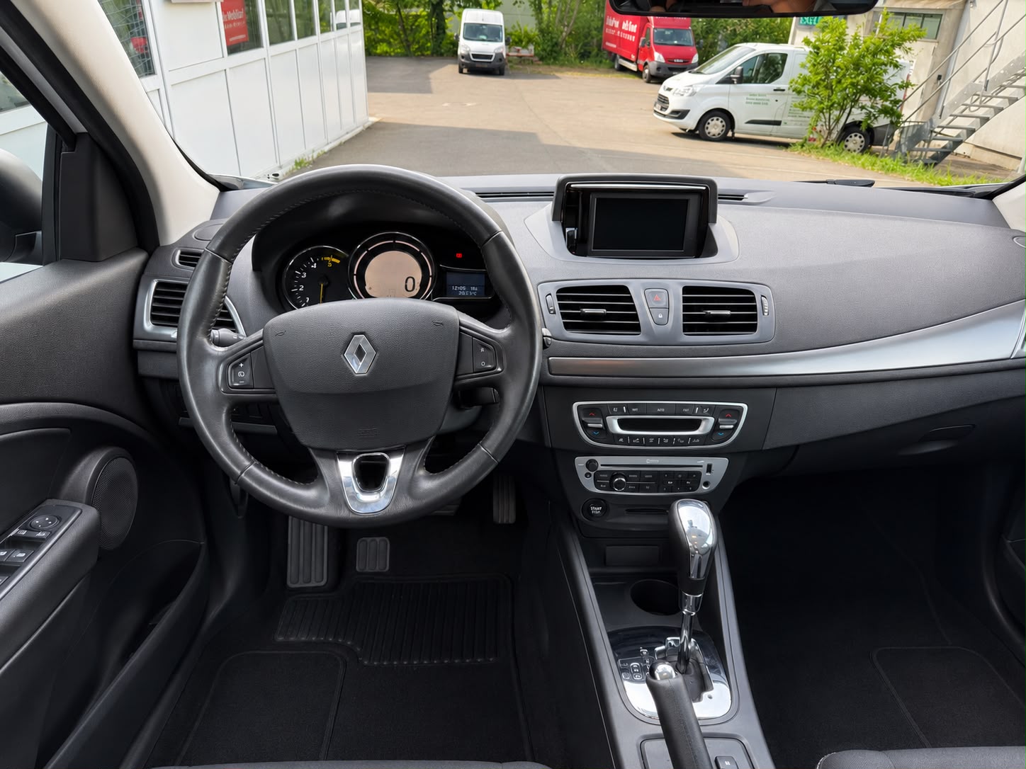 RENAULT Mégane Grandtour 1.5 dCi Expression EDC-image-8