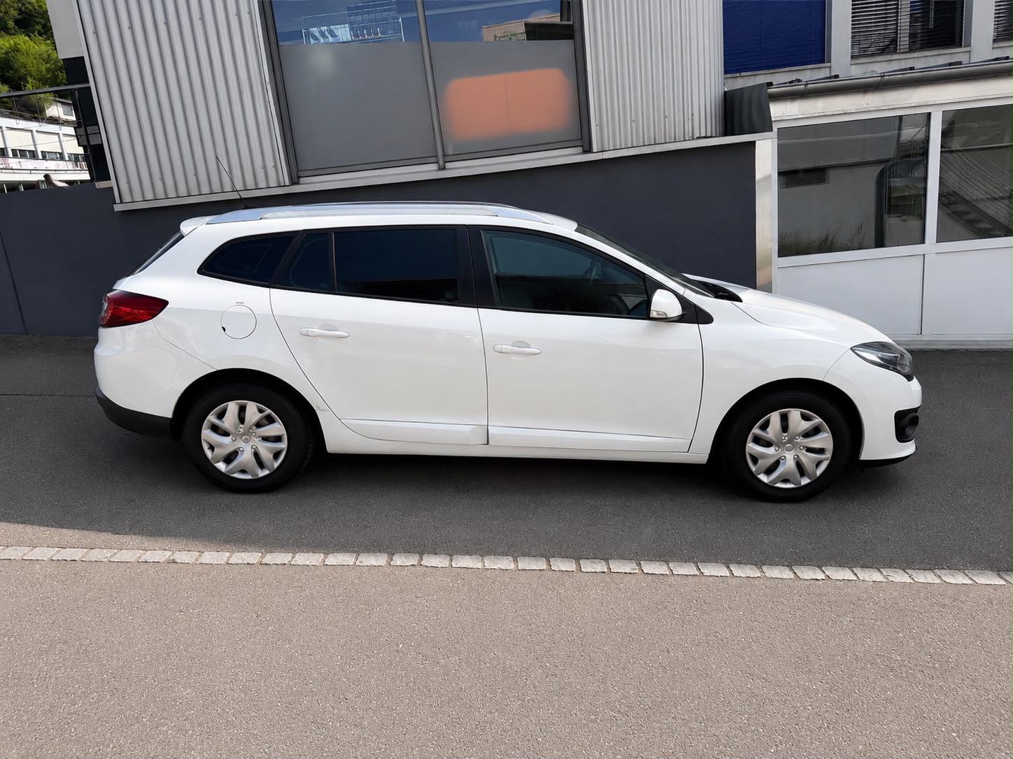 RENAULT Mégane Grandtour 1.5 dCi Expression EDC-image-4