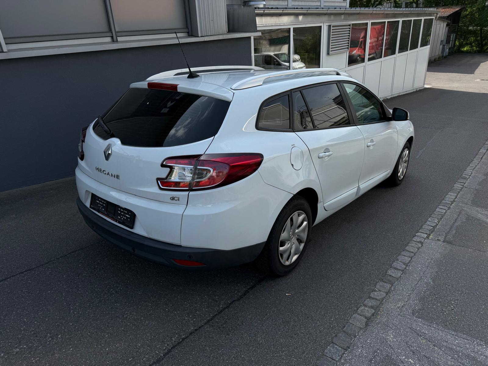 RENAULT Mégane Grandtour 1.5 dCi Expression EDC-image-5