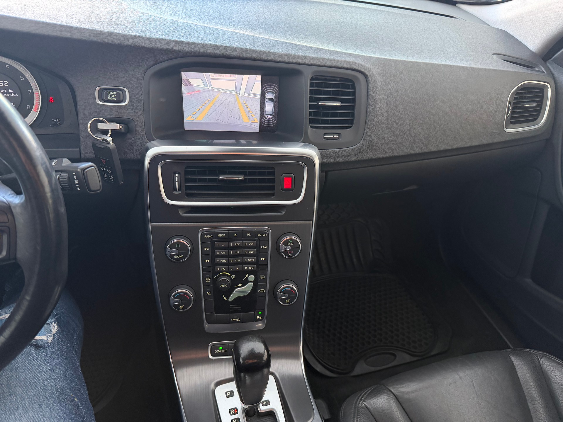 VOLVO S60 T4 Summum Powershift-image-12