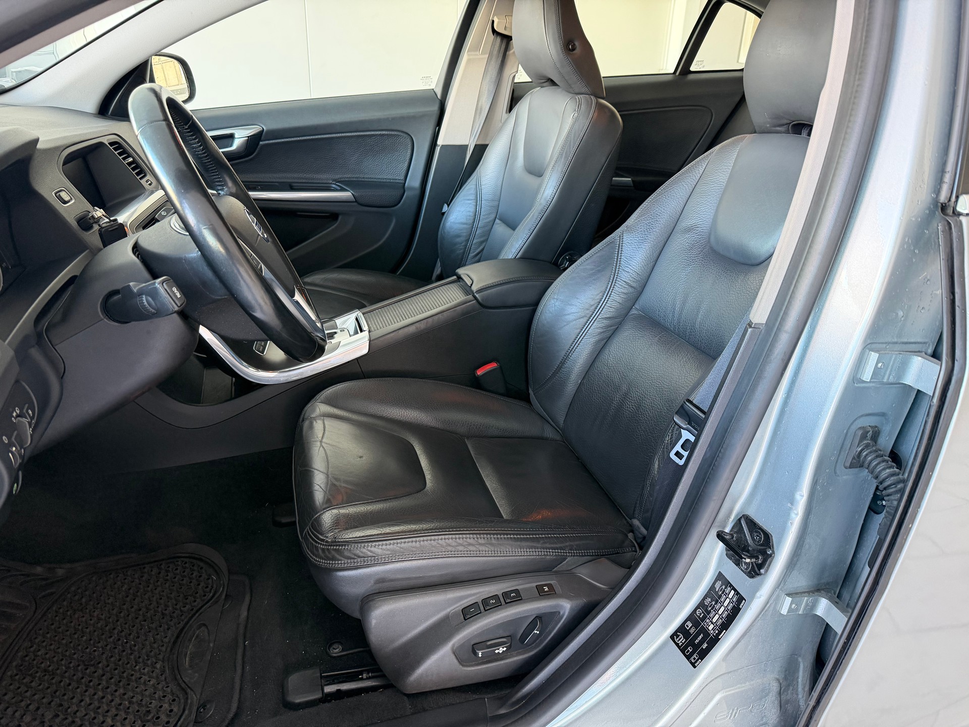 VOLVO S60 T4 Summum Powershift-image-9