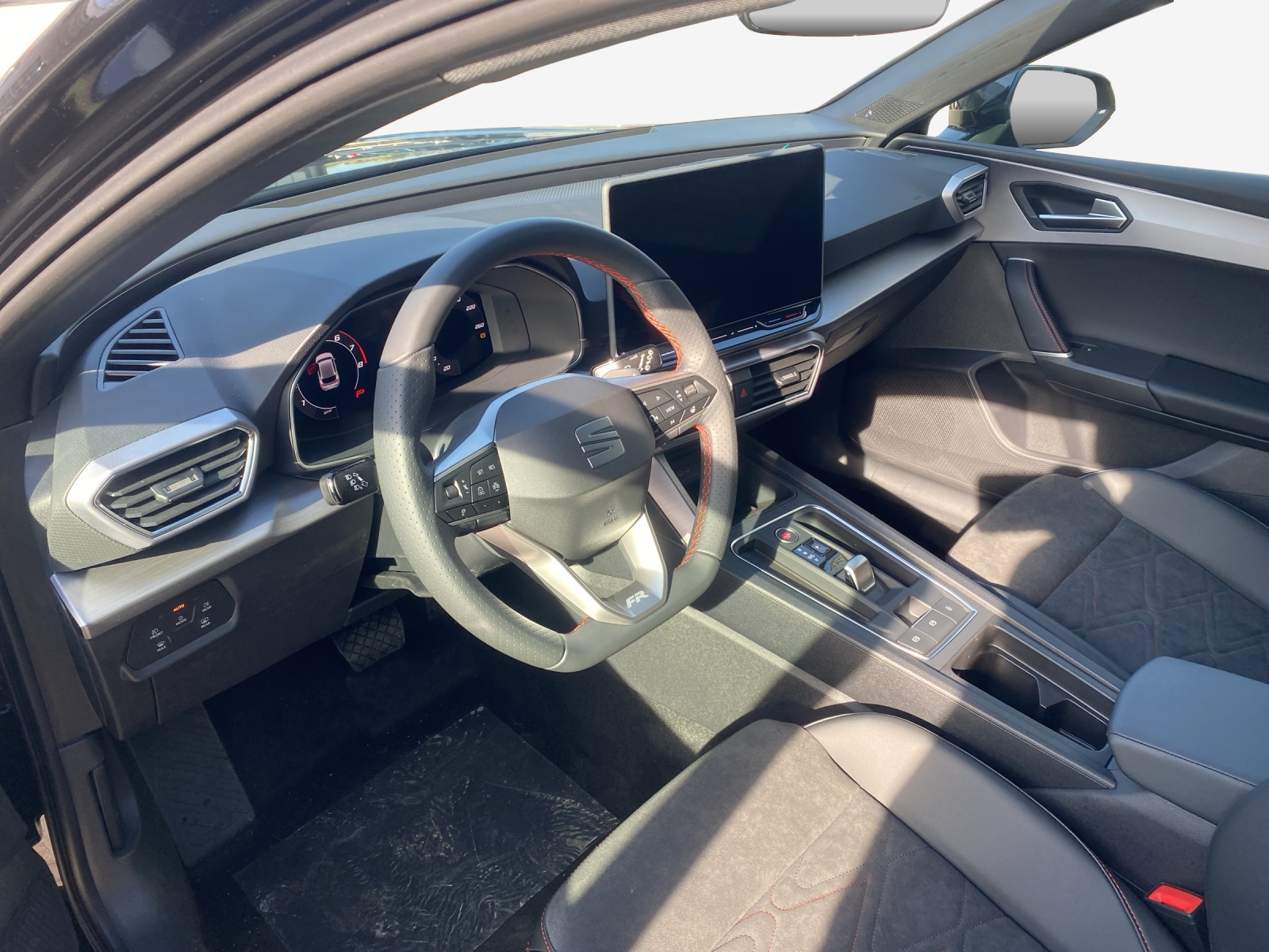 SEAT Leon 1.5 eTSI mHEV DSG 75 Edition-image-14