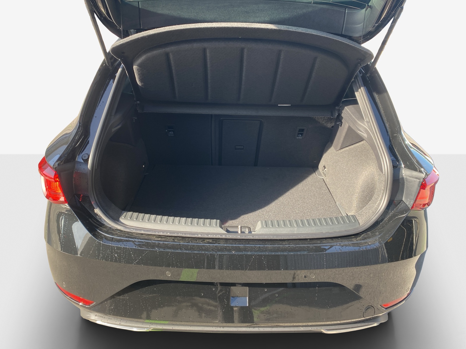 SEAT Leon 1.5 eTSI mHEV DSG 75 Edition-image-12