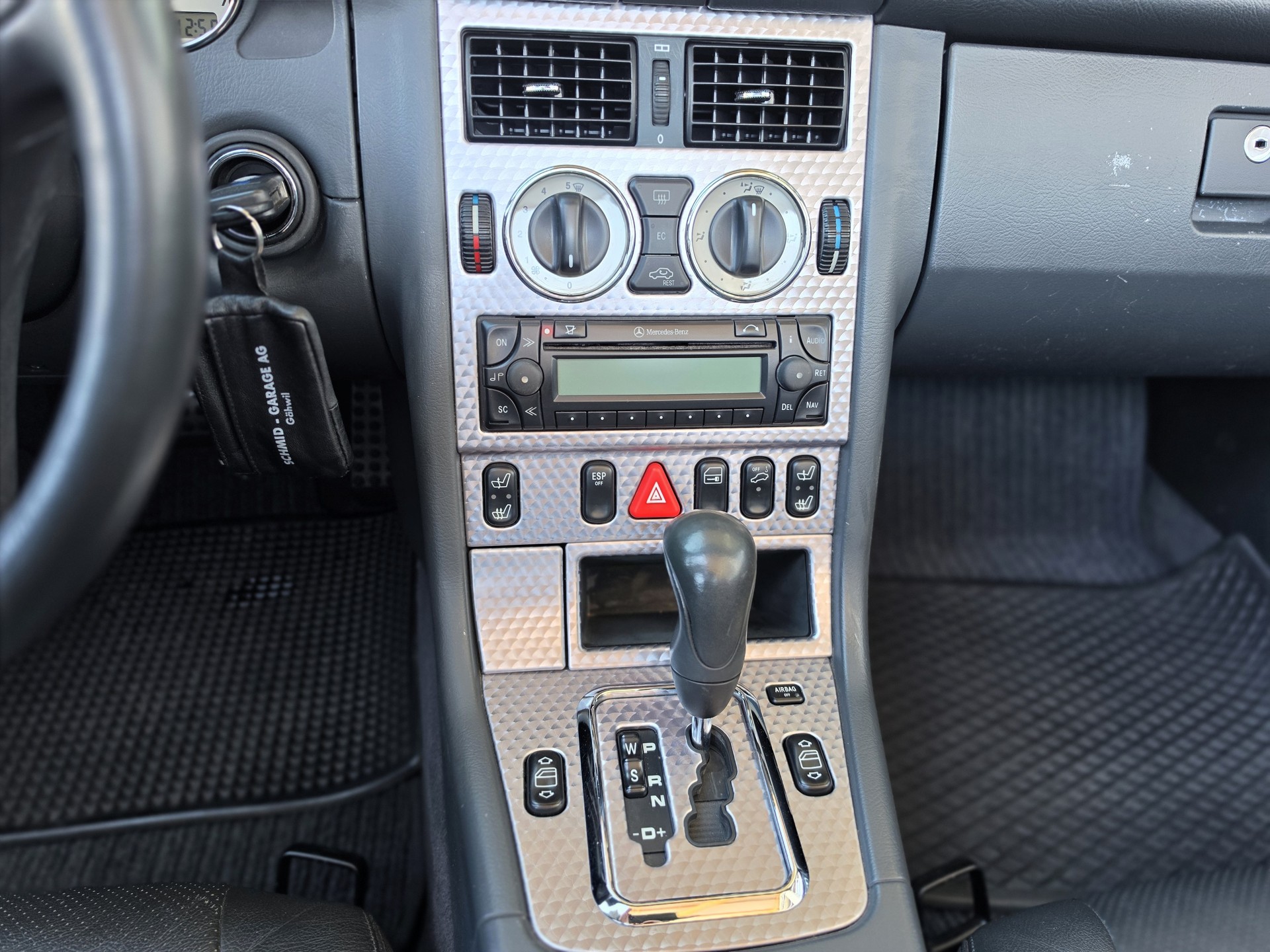 MERCEDES-BENZ SLK 320-image-15