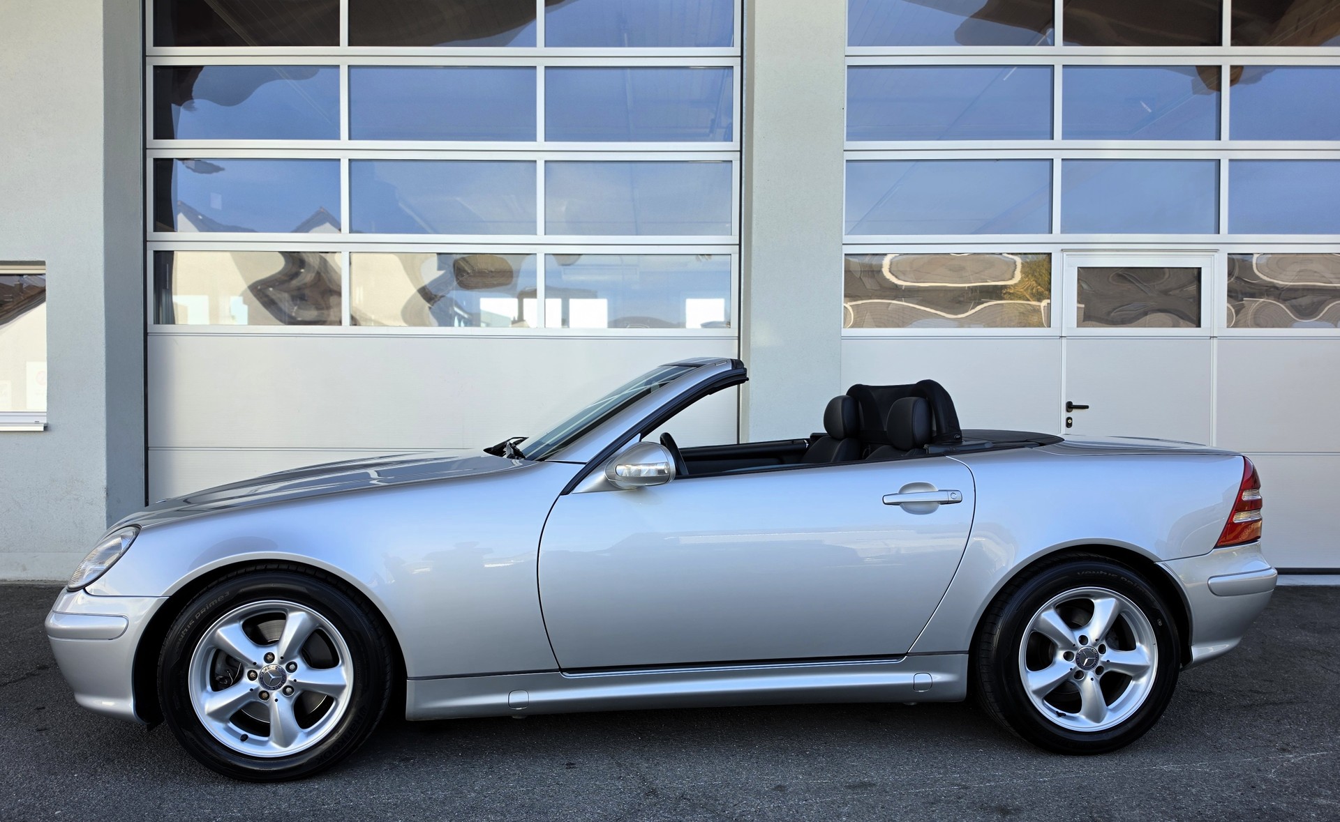 MERCEDES-BENZ SLK 320-showroom-element-2