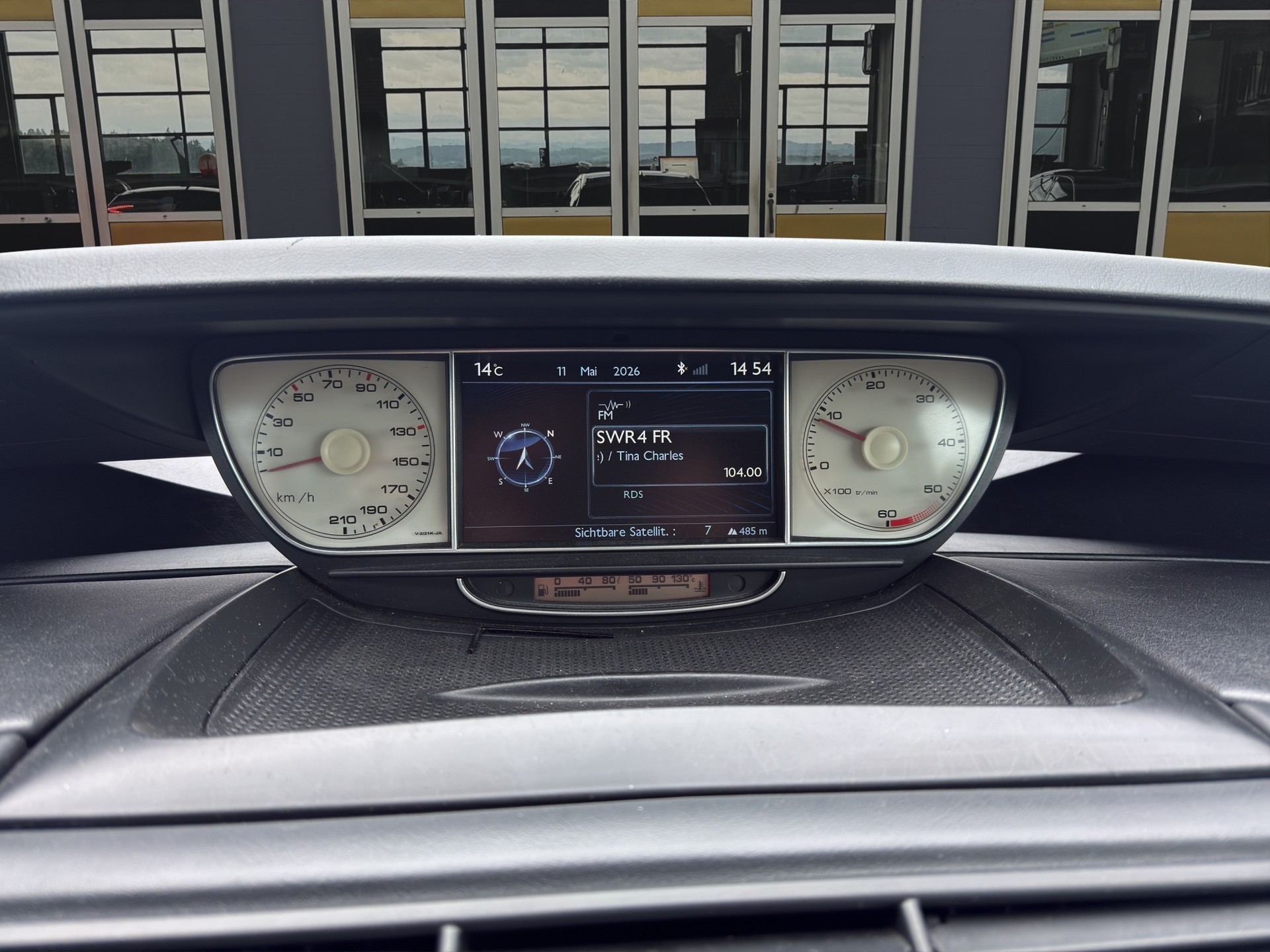 PEUGEOT 807 2.0 16V HDi Allure Tiptronic-image-16