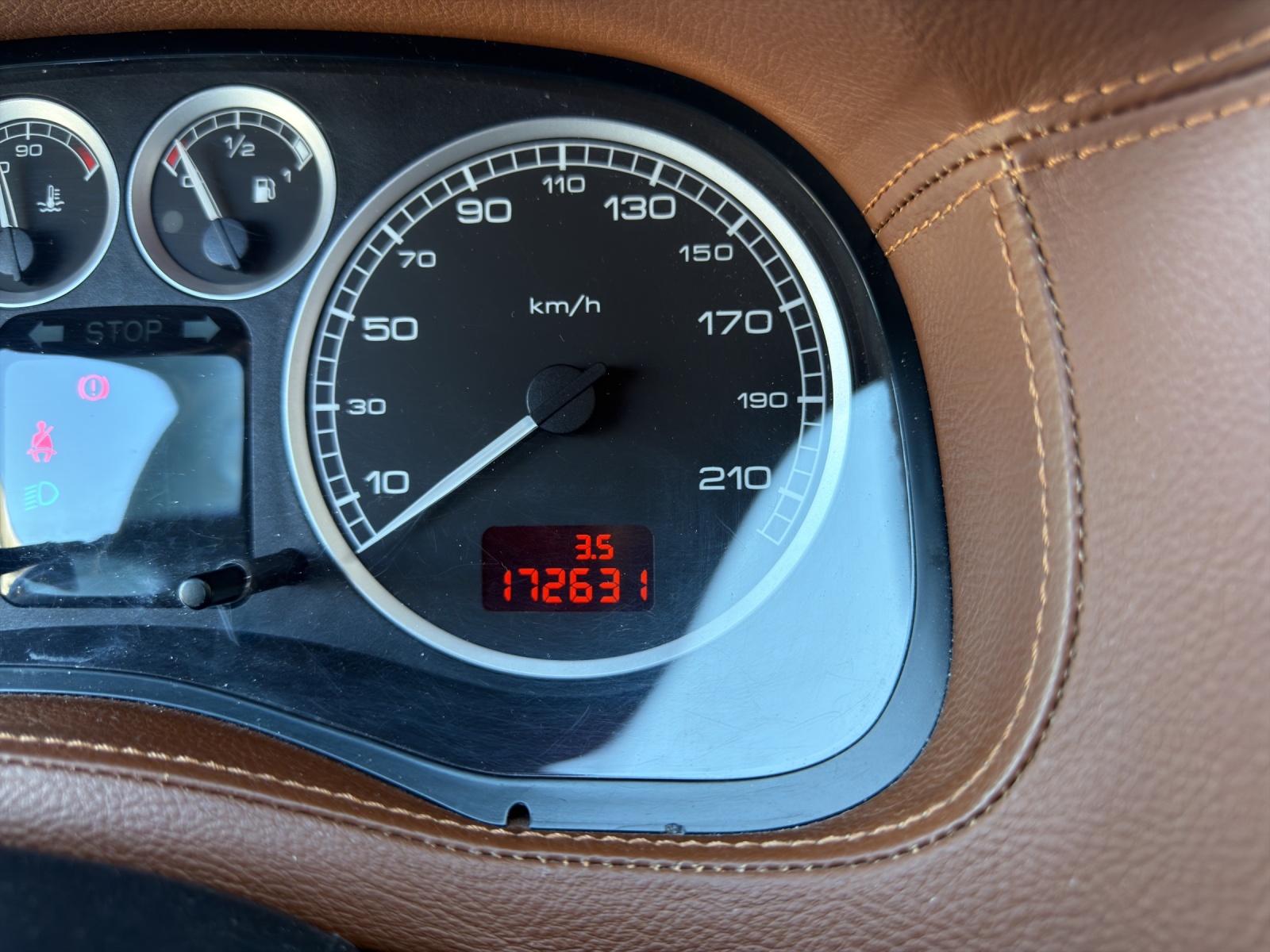 PEUGEOT 307 2.0 HDI XS-image-10