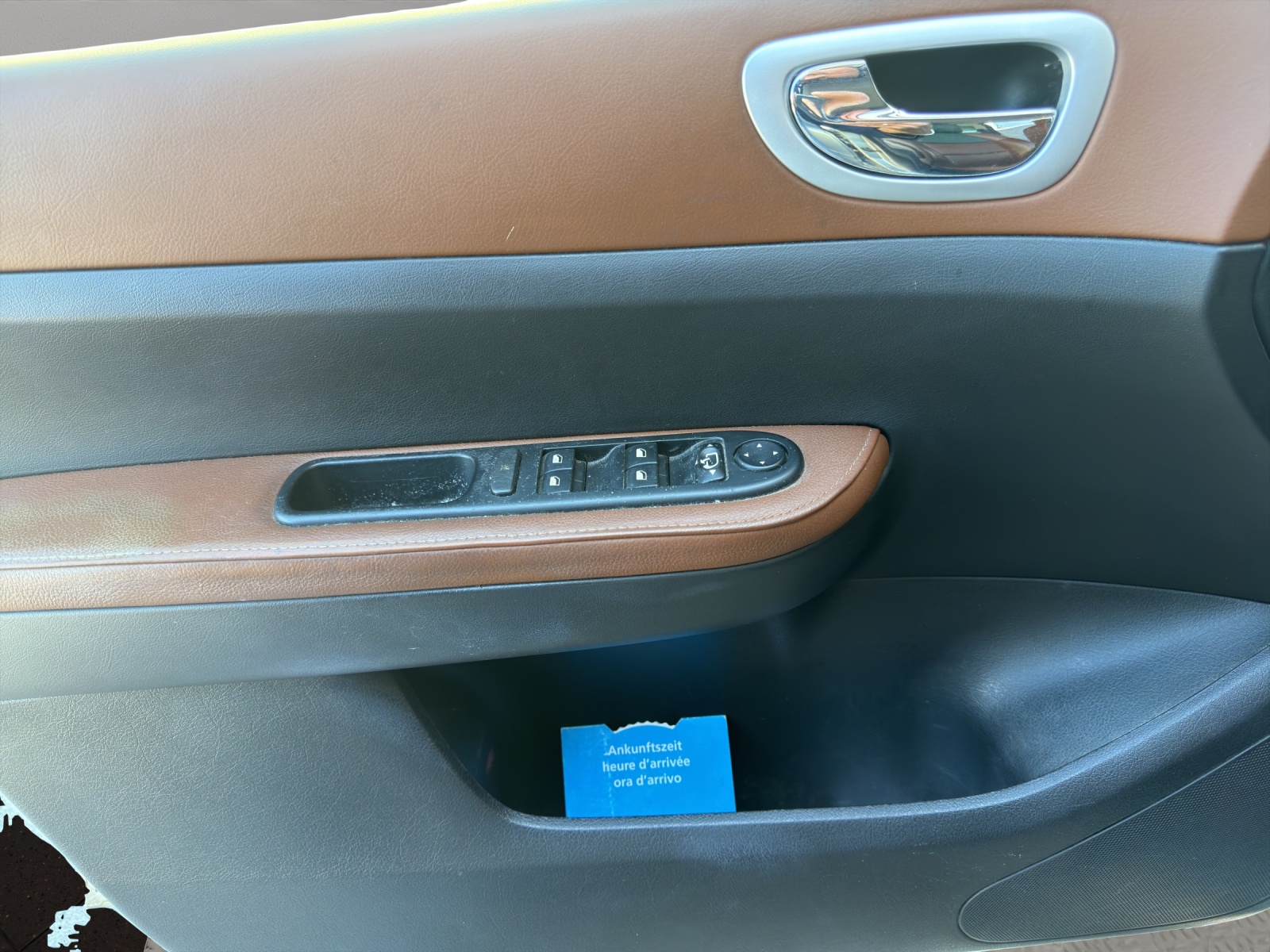 PEUGEOT 307 2.0 HDI XS-image-11