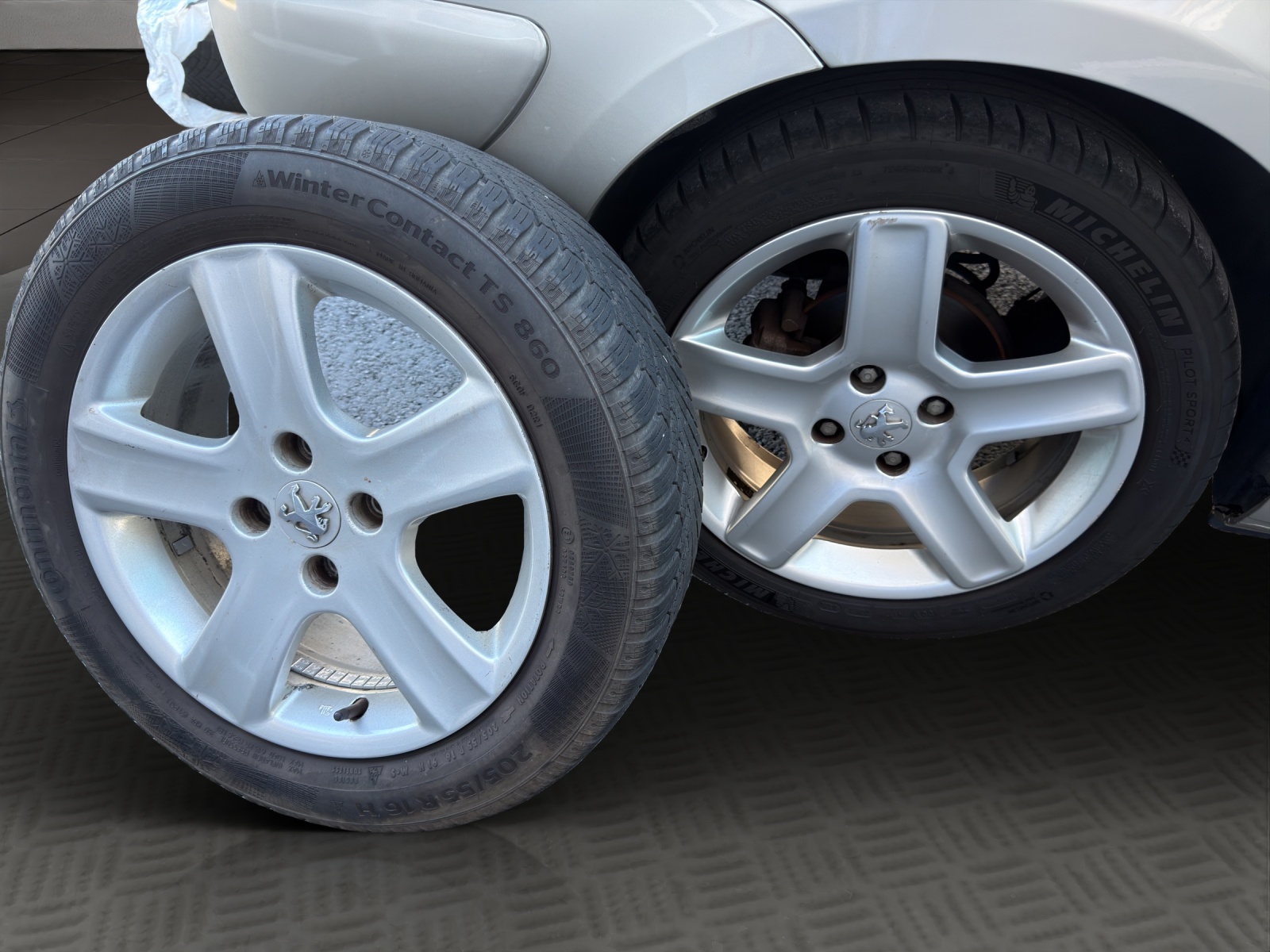 PEUGEOT 307 2.0 HDI XS-image-19
