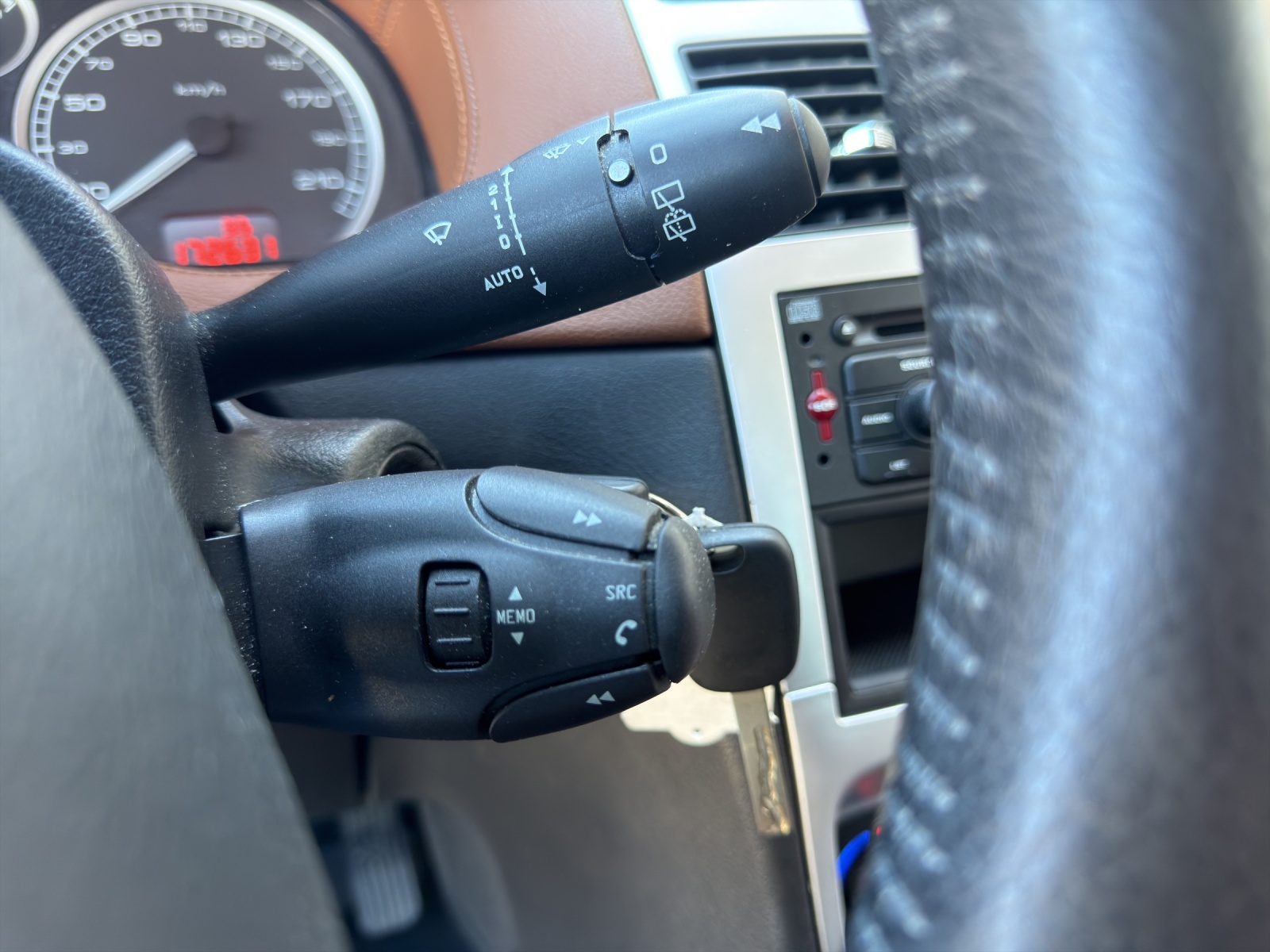 PEUGEOT 307 2.0 HDI XS-image-23
