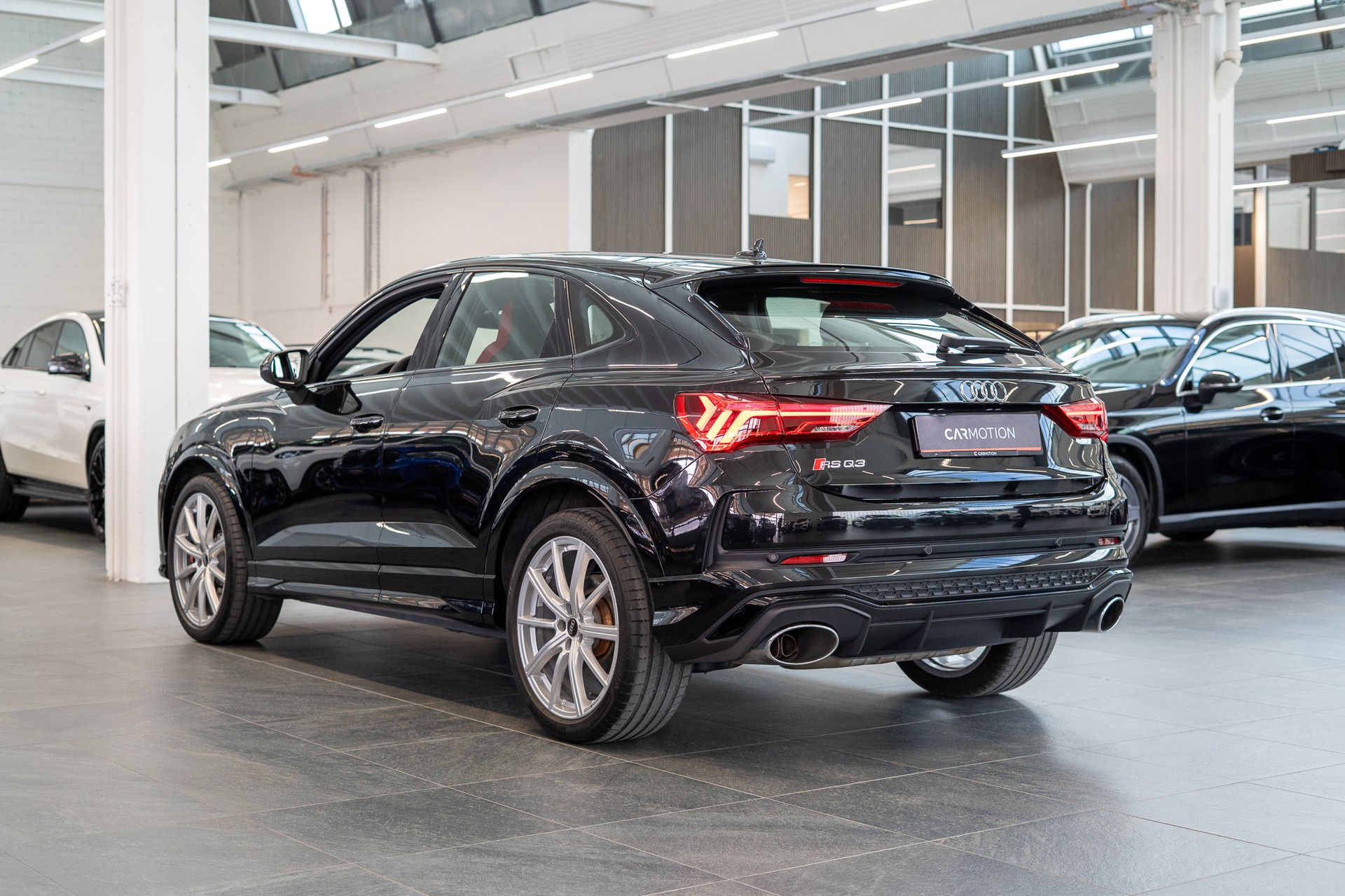 AUDI RS Q3 Sportback 2.5 TFSI quattro S-Tronic / Sportsitze / Alcantara-Lenkrad-image-7