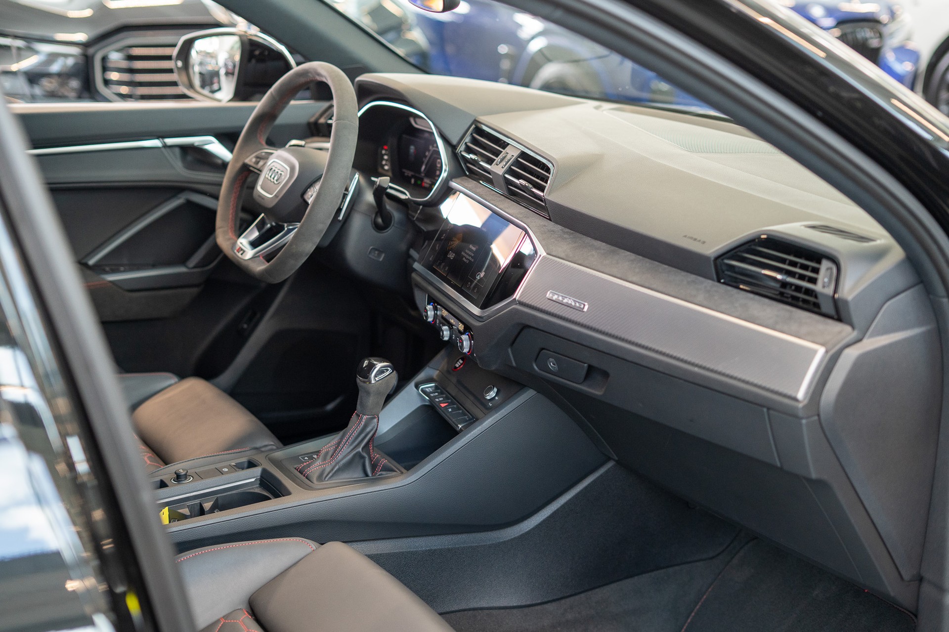 AUDI RS Q3 Sportback 2.5 TFSI quattro S-Tronic / Sportsitze / Alcantara-Lenkrad-image-15