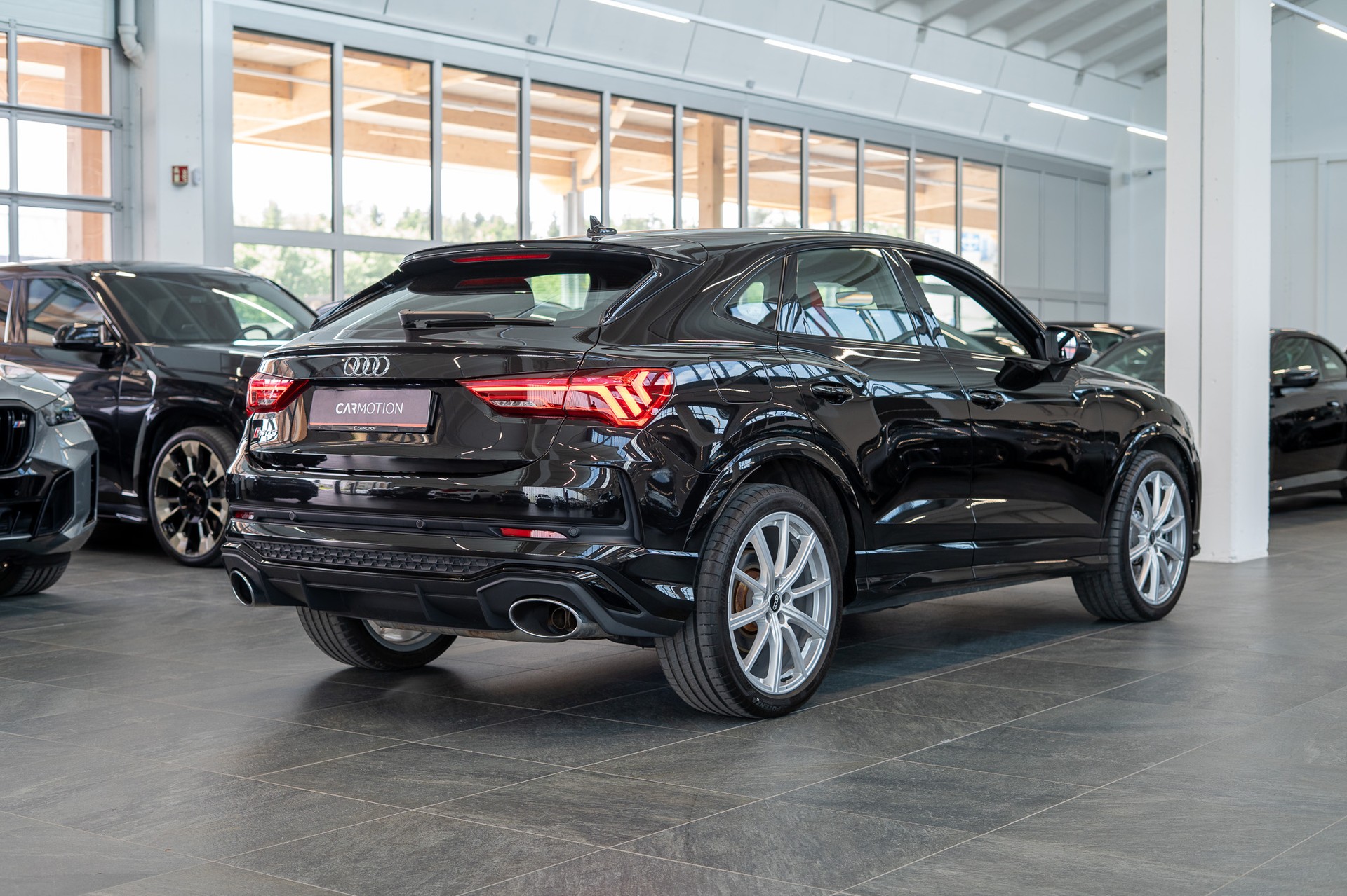 AUDI RS Q3 Sportback 2.5 TFSI quattro S-Tronic / Sportsitze / Alcantara-Lenkrad-showroom-element-3