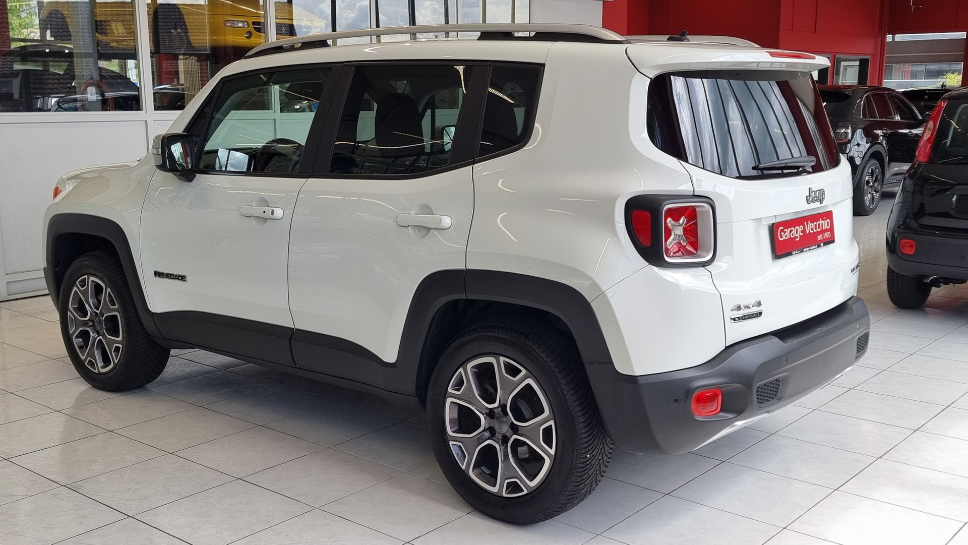 JEEP Renegade 2.0 CRD 140 Limited AWD-showroom-element-3