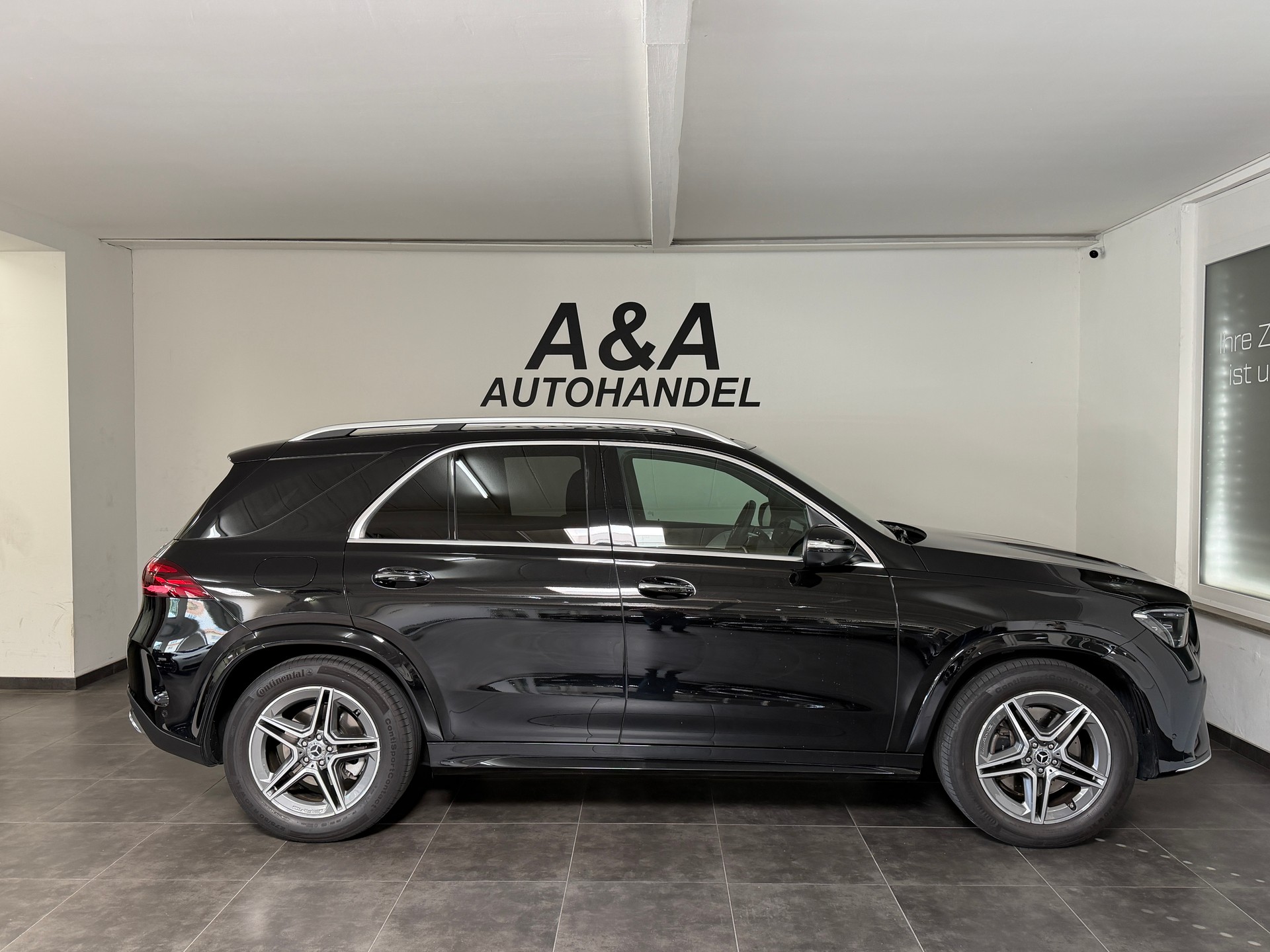 MERCEDES-BENZ GLE 300 d 4Matic AMG Line 9G-Tronic-showroom-element-2