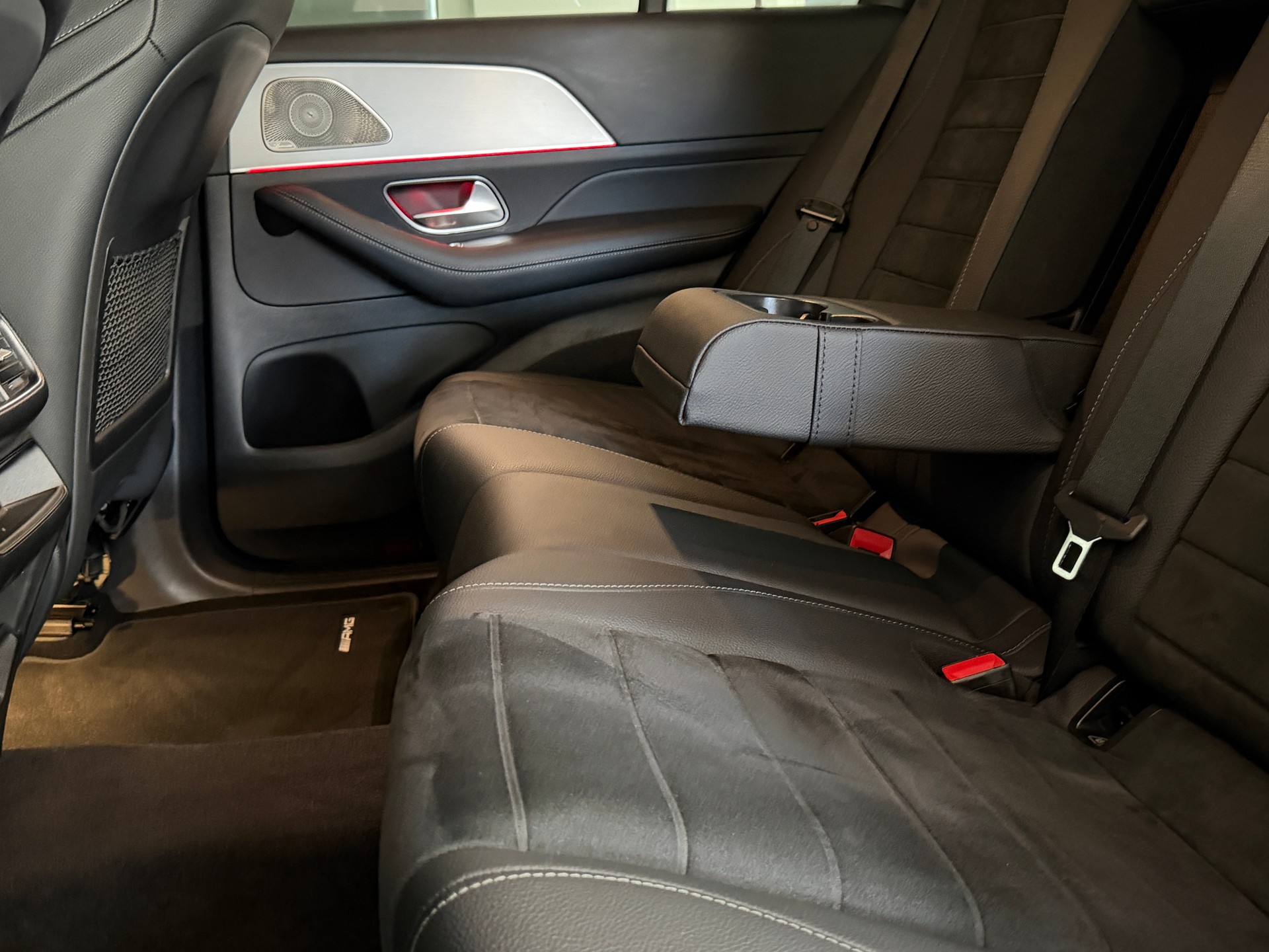 MERCEDES-BENZ GLE 300 d 4Matic AMG Line 9G-Tronic-image-9
