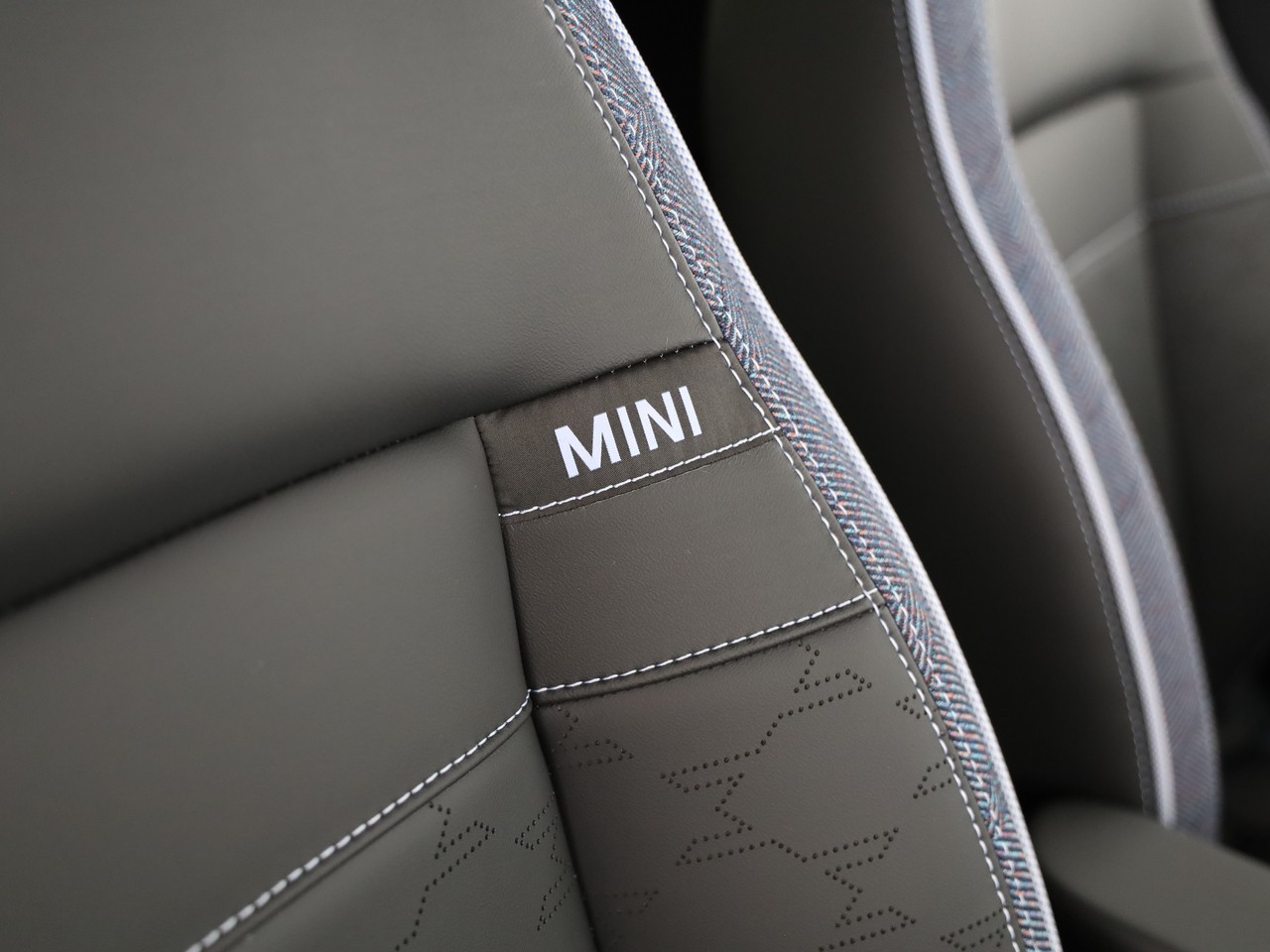 MINI Aceman E-image-13
